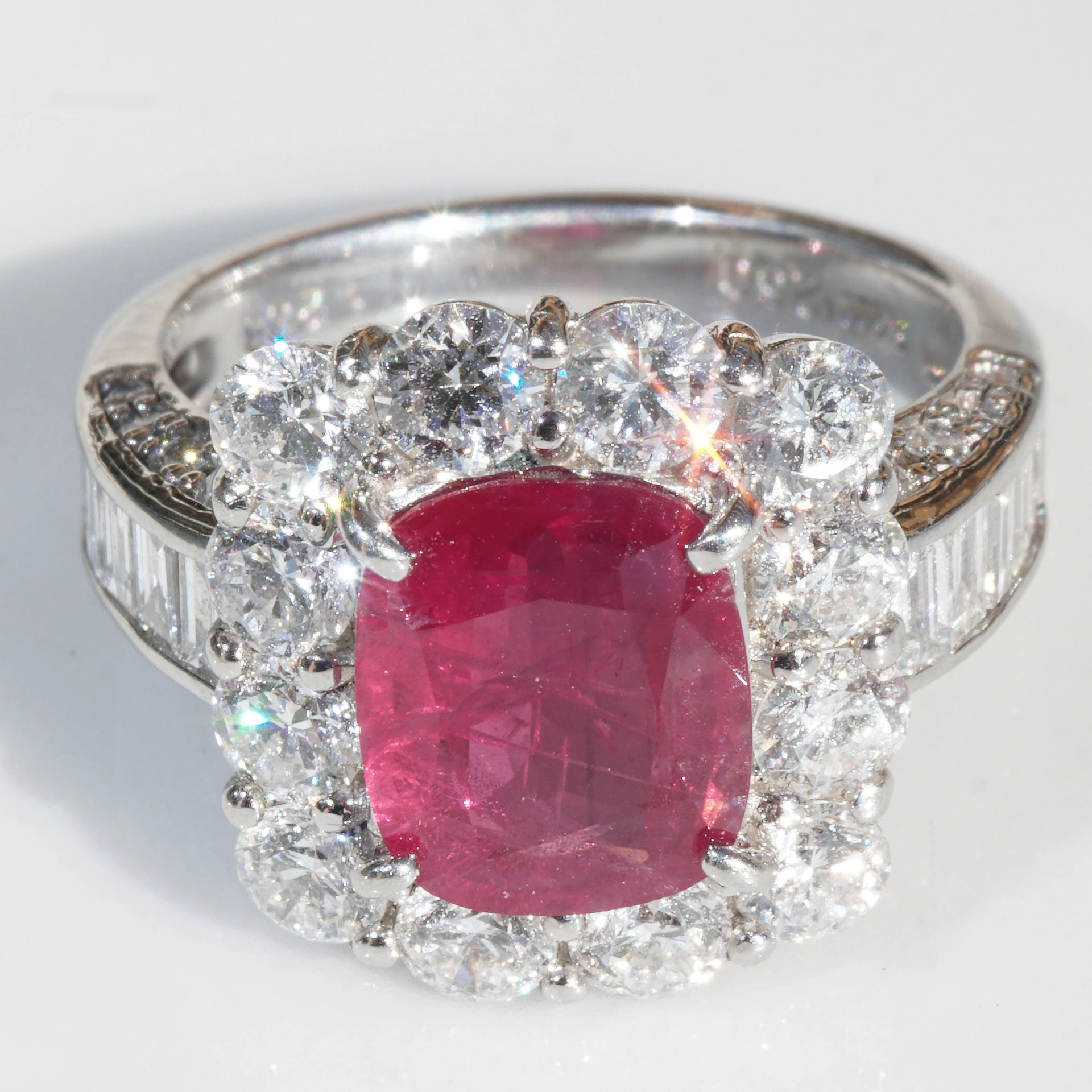 Unerhitzter-Burma-Rubin-Brillant-Ring-2-60-ct-2-38-ct-Myanmar-950er-Platin-Investment-SON02690 Unheated Burma Ruby Brilliant Ring 2.60 ct 2.38 ct Myanmar 950 platinum GRS certificate