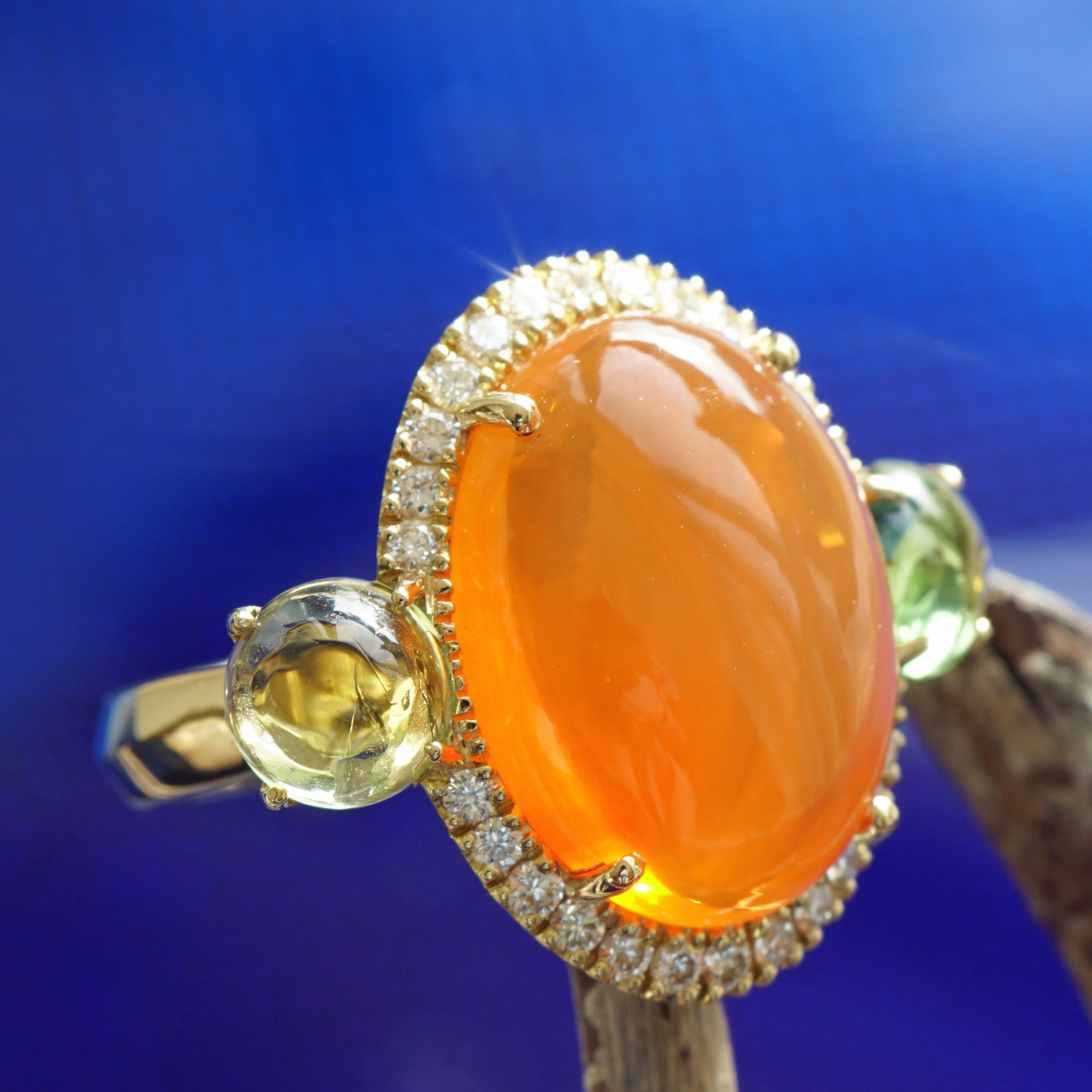 Fireopal Turmalin Ring 18 kt Yellowgold made in Valenza Springcolors