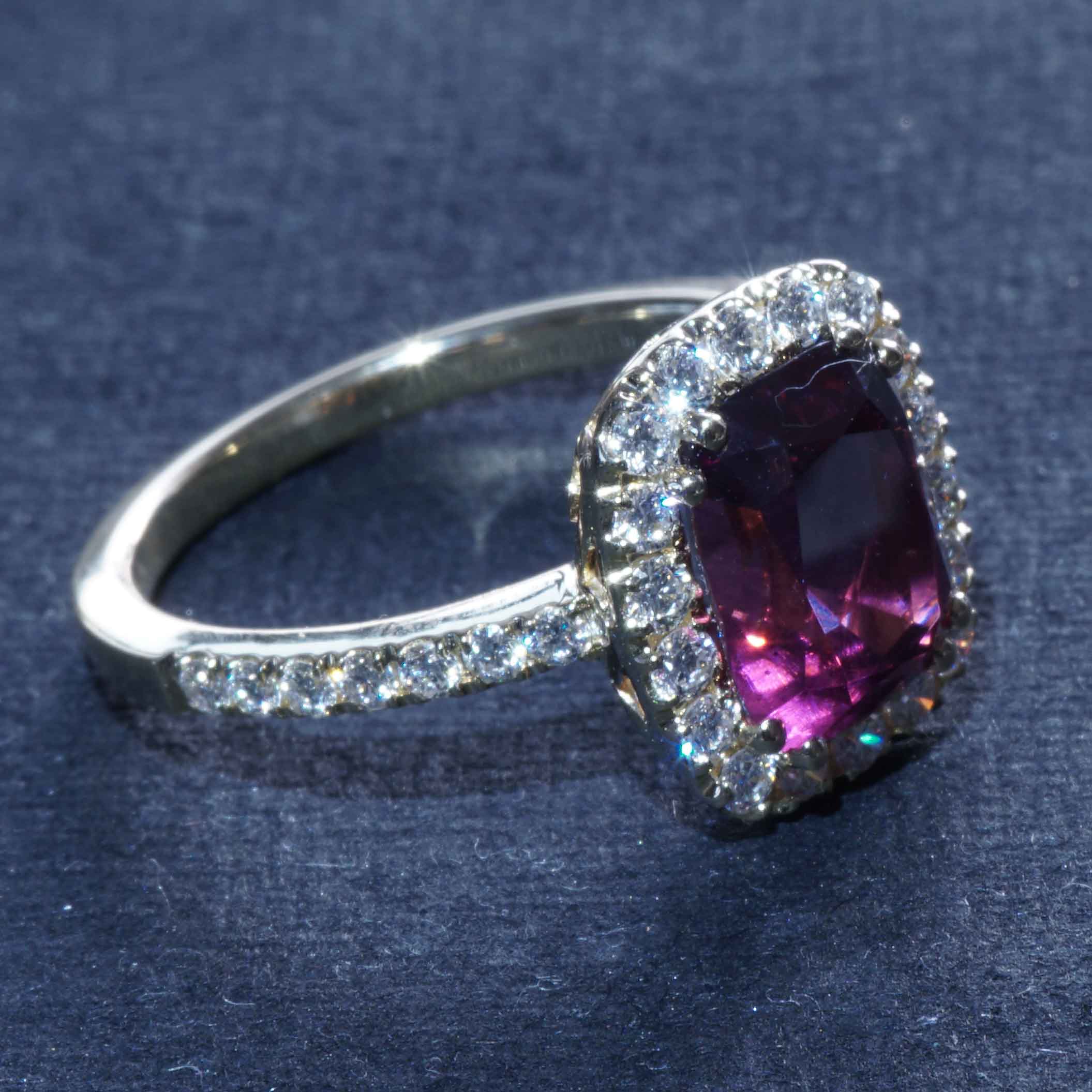 Rhodonite Brilliant Ring 3.34 ct 0.55 ct 750 Yellow Gold... more beautiful than the most expensive Ruby Ring