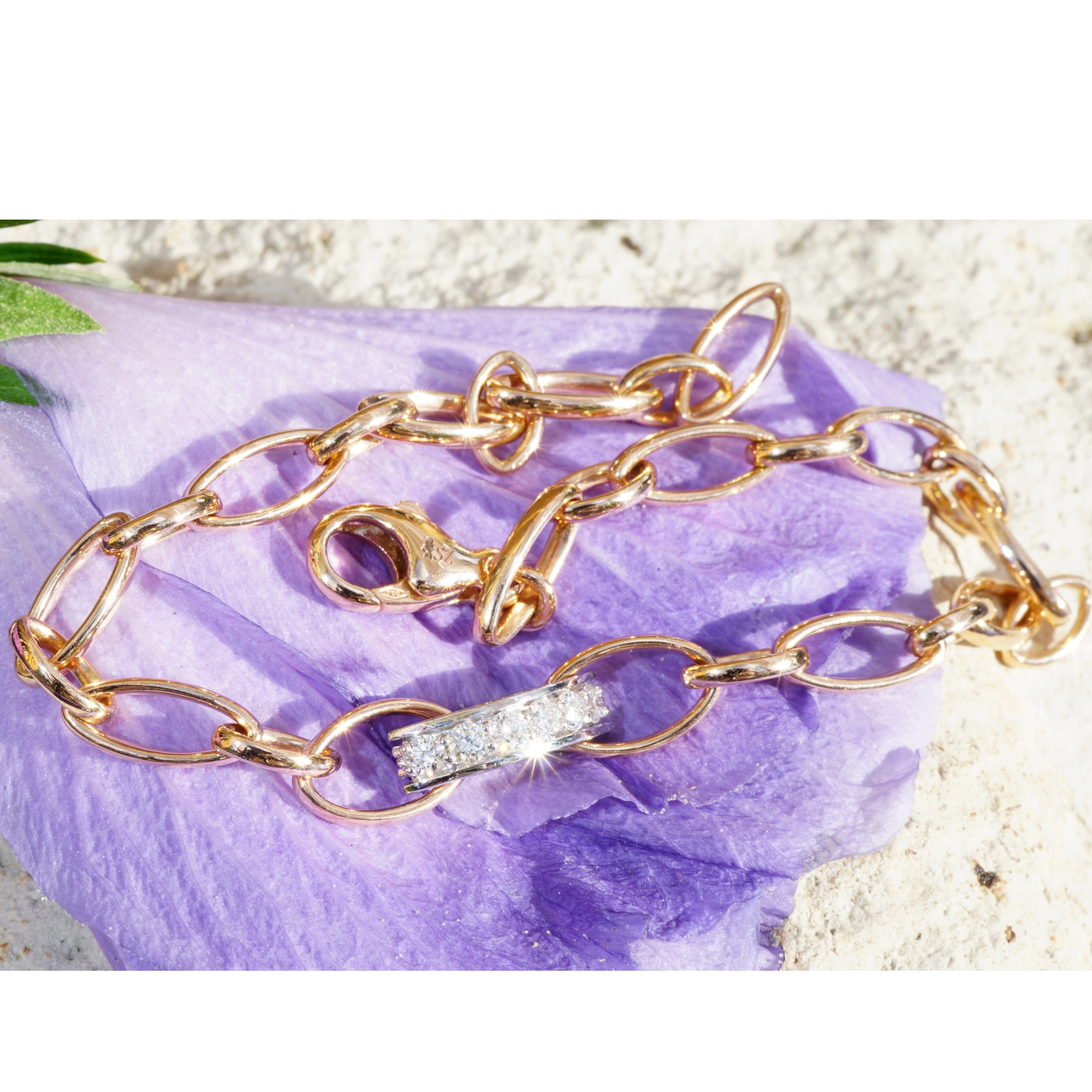 The hottest amazing piece of jewelry...bicolor Bracelet