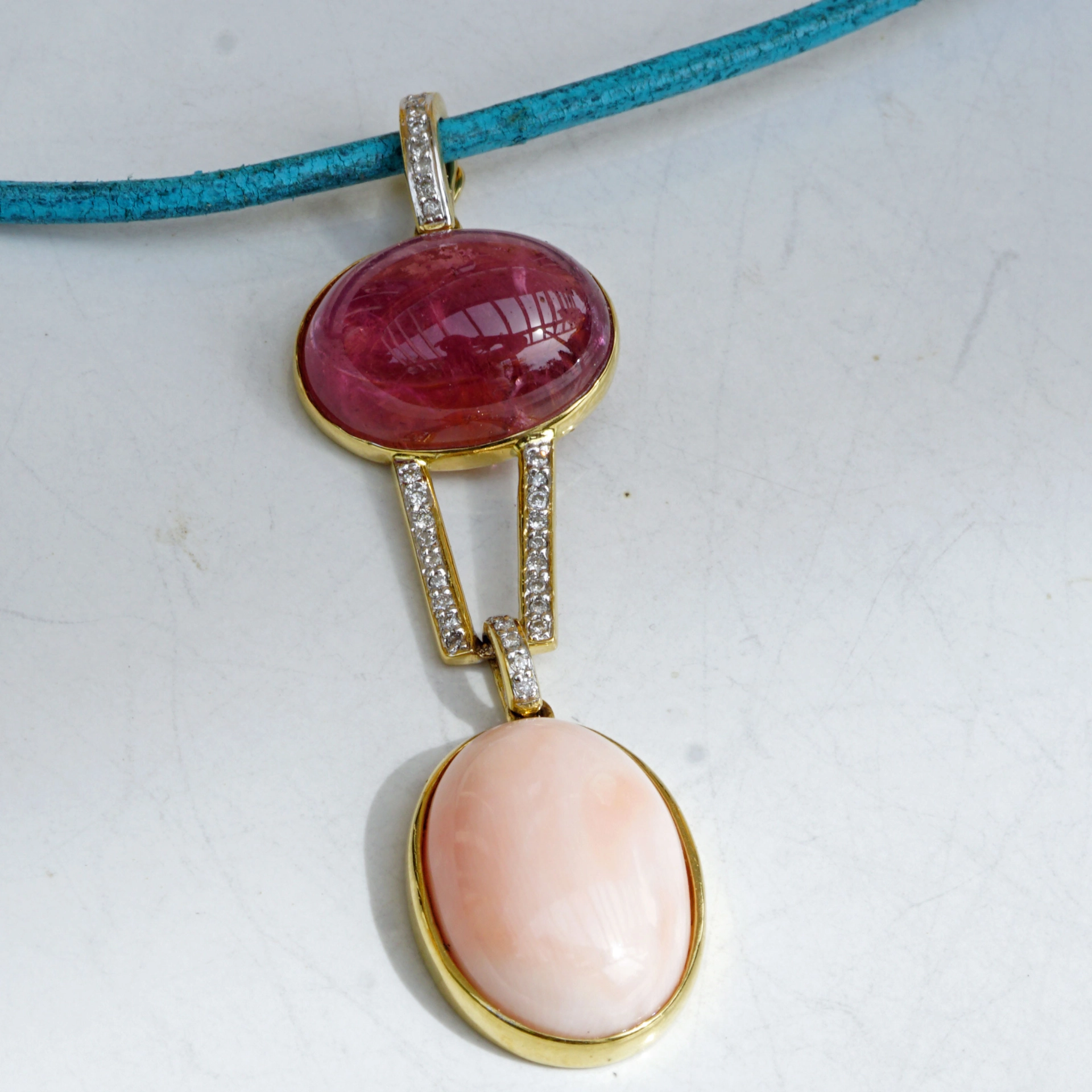 Tourmalin Coral Diamond Pendant with Clip 18 kt Gold ideal for Pear Necklaces