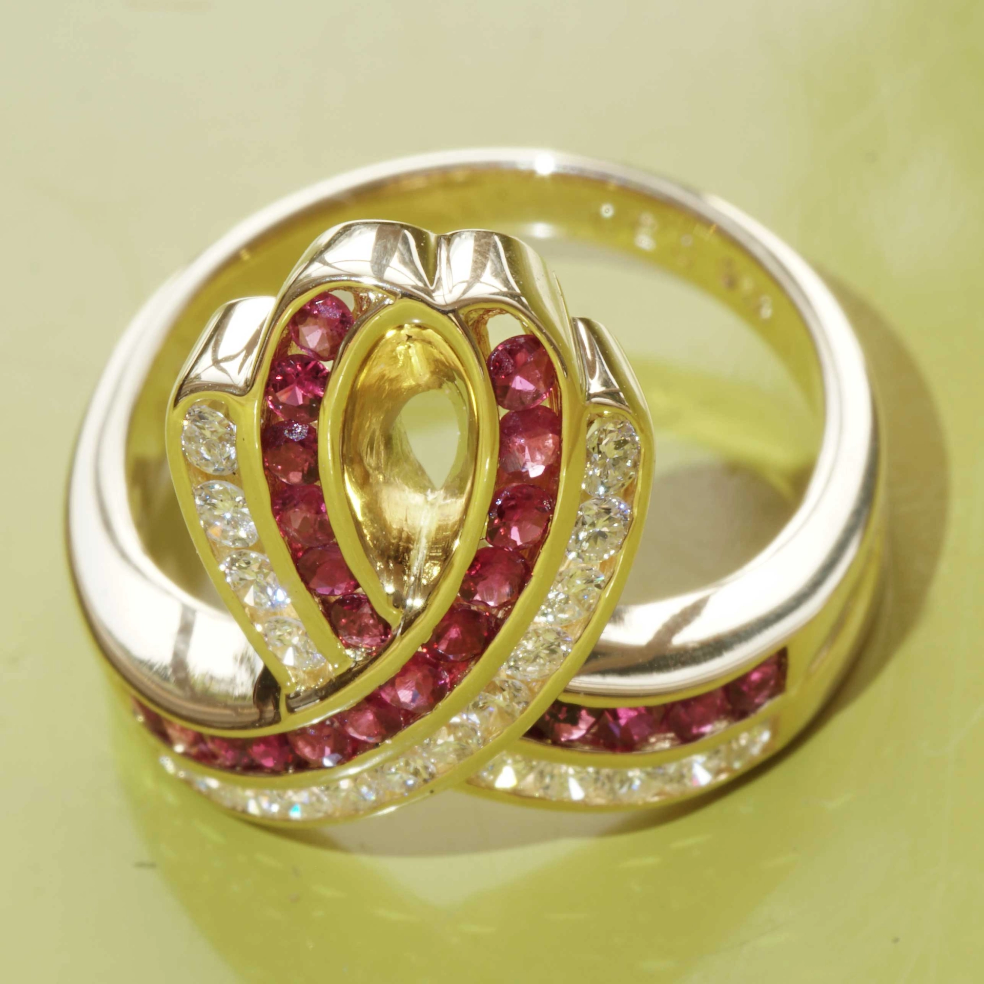 Rubin-Brillant-Ring-750er-Gelbgold-0-50-ct-0-38-ct-mit-Schwung-ins-Leben-SON03166 Ruby Brilliant Ring 18 kt Yellow Gold 0.50 ct 0.38 ct...with momentum into Life