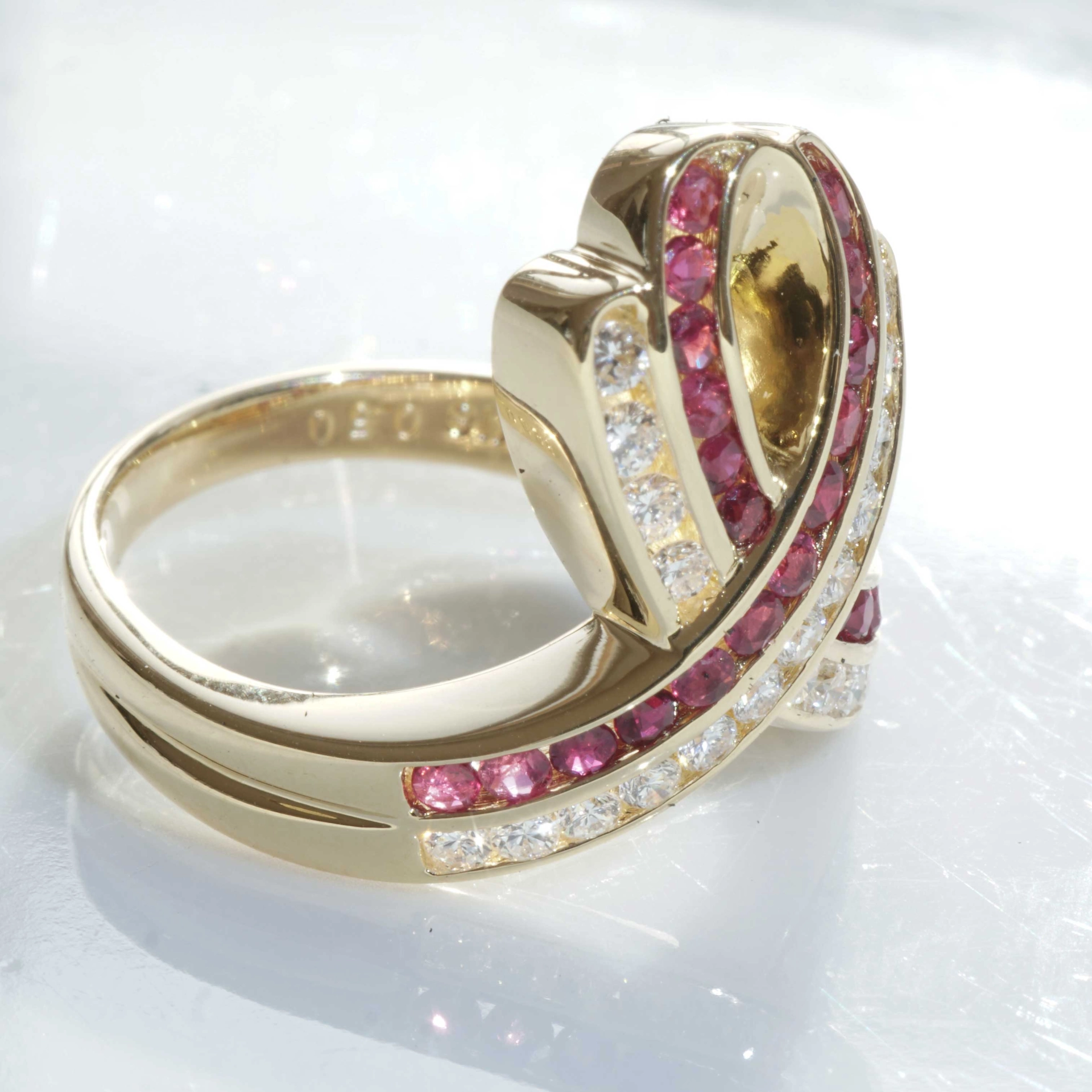 Rubin-Brillant-Ring-750er-Gelbgold-0-50-ct-0-38-ct-mit-Schwung-ins-Leben-SON03171 Ruby Brilliant Ring 18 kt Yellow Gold 0.50 ct 0.38 ct...with momentum into Life