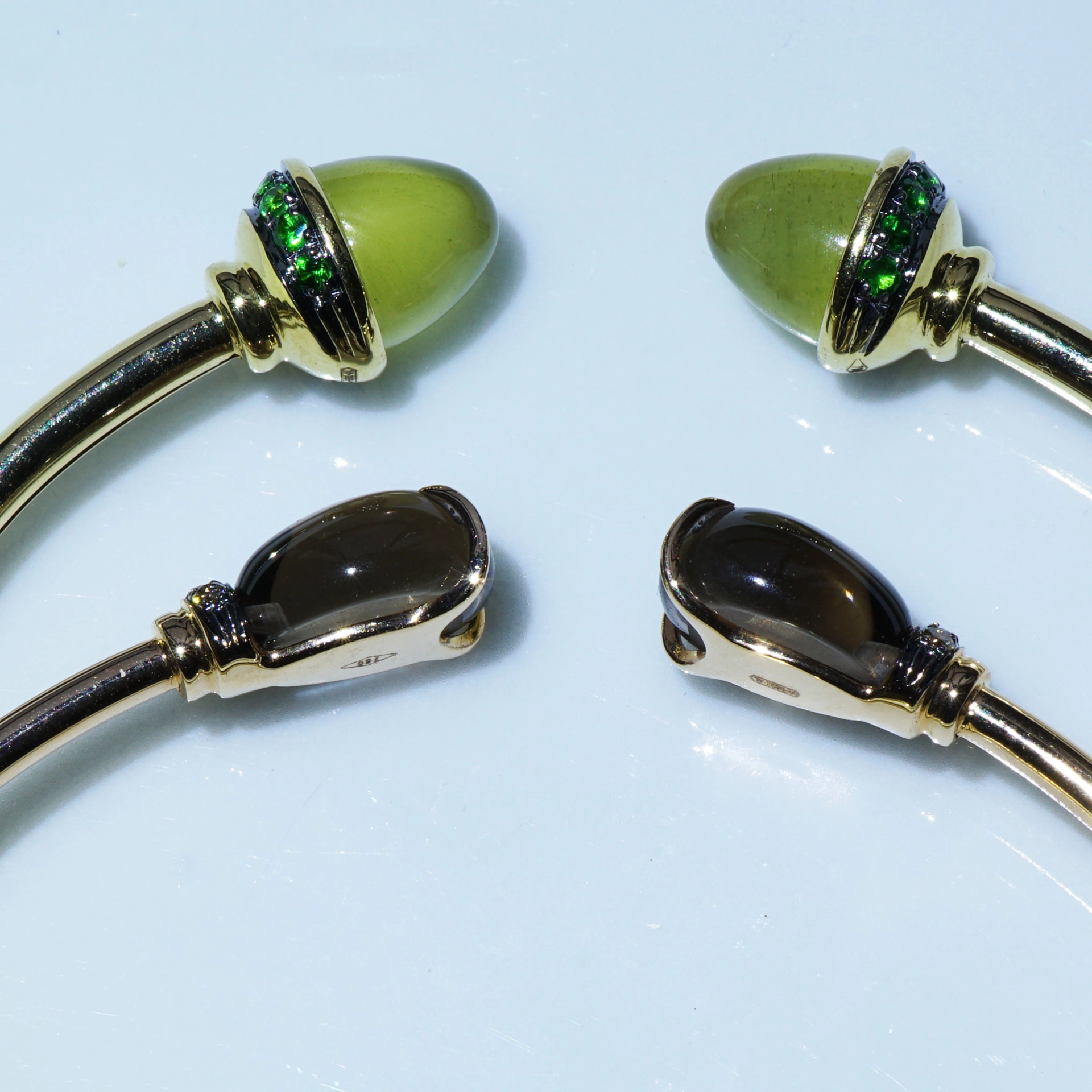 Peridot Tsavorith 18 kt Yellowgold 6.86 ct ...what a combination!