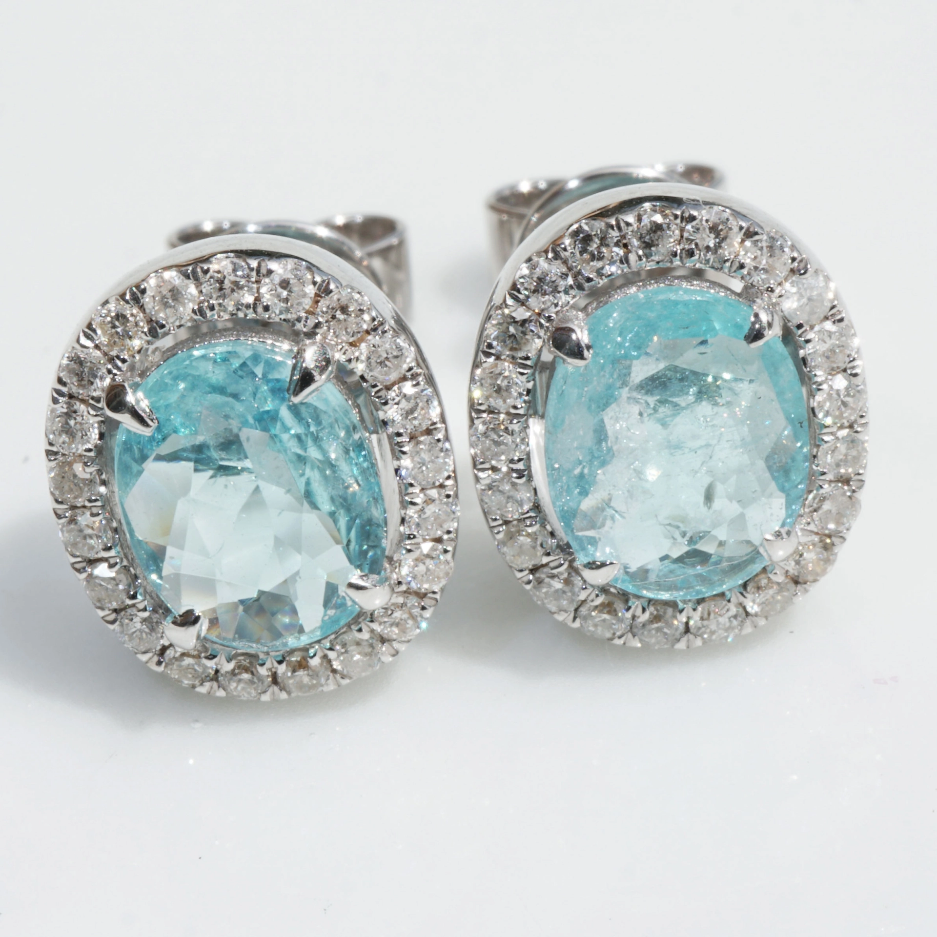 Paraiba Tourmaline Earstuds AAA 18 kt White Gold with Brilliants