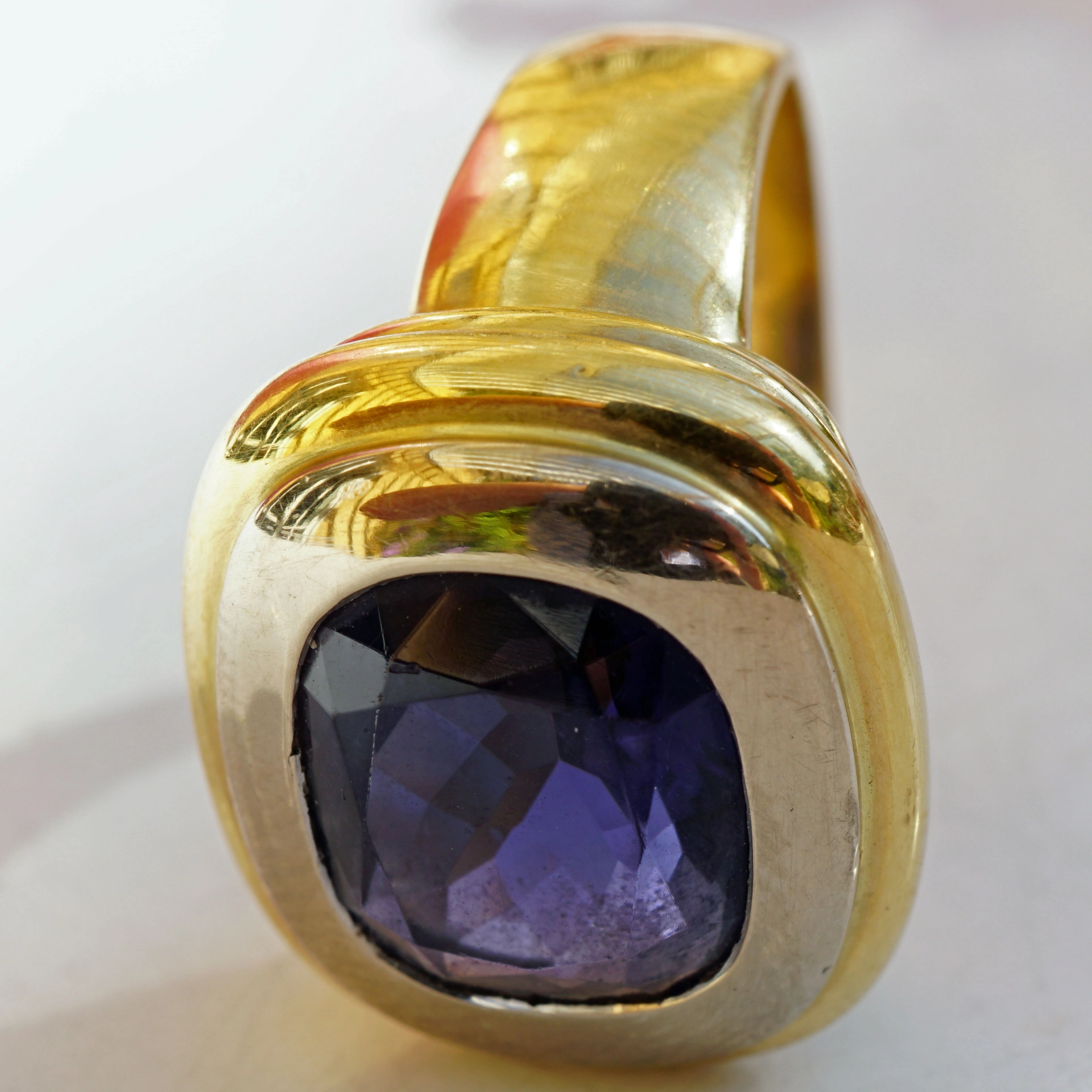 Iolith (Cordierit)  Ring massive Handarbeit 750er Gold 18 Gramm schwer