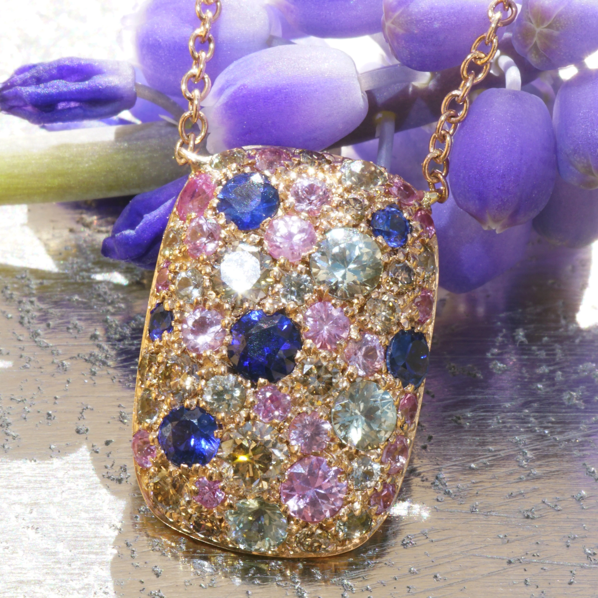 Saphire Brilliant Necklace 18 kt Rose Gold...wonderful play of Colors