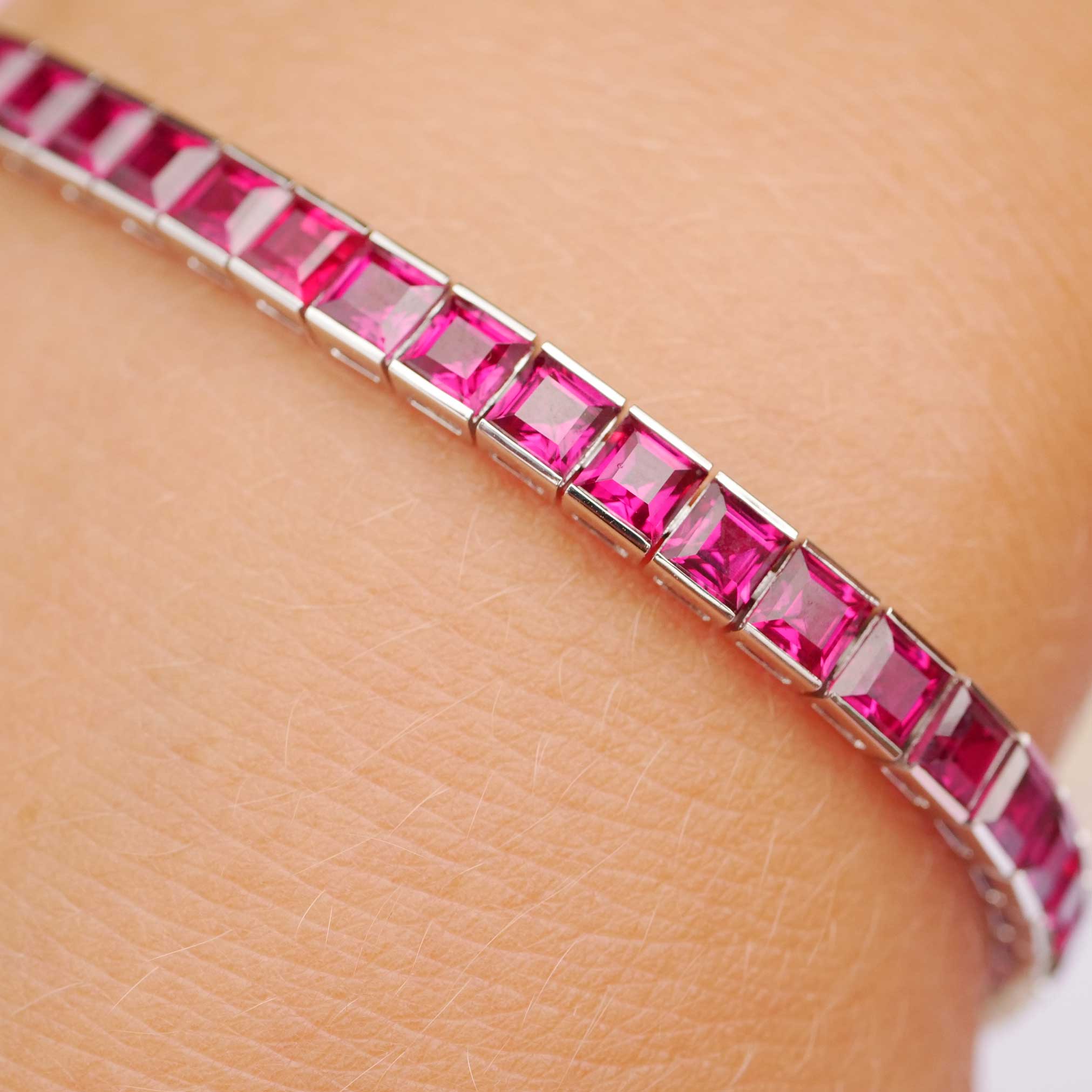 950 platinum bracelet with bright bright red sapphire squares total approx. 15.30 ct 16.5 grams WOW