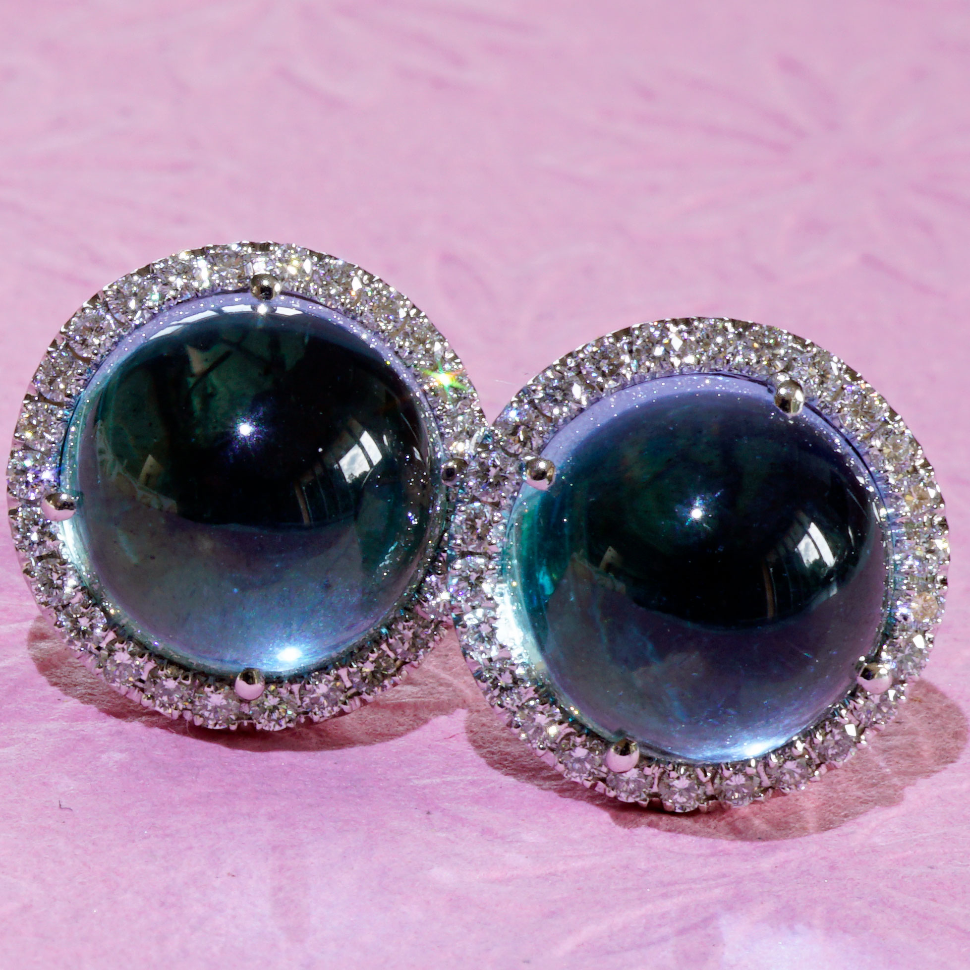 Bluetopas Brilliant Earstuds..deepblue Bubble...18 kt Whitegold....magical World