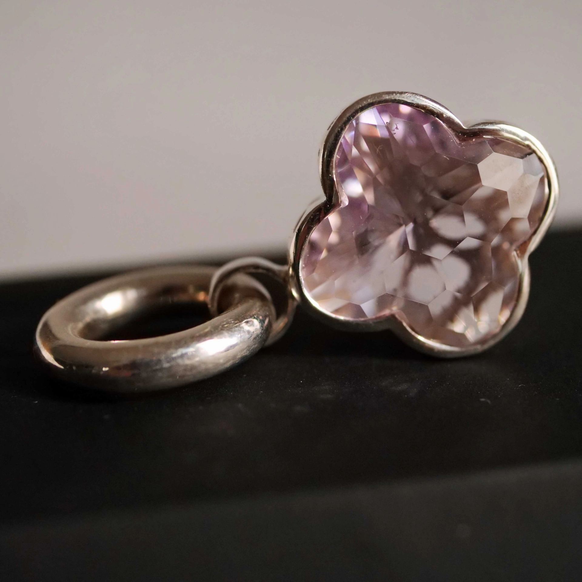 Amethyst Pendant from the Lilli Flower out of Nature Series from the Lifestyle Jewelry Manufacturer Chilango
