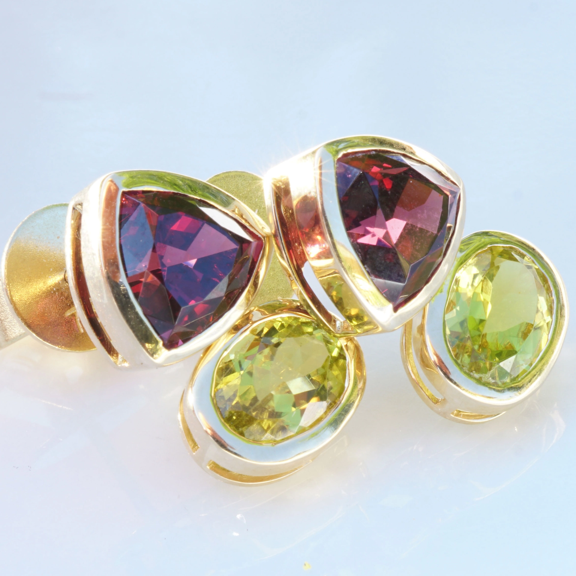 Exotic colors....Rhodolithe from Malawi and Canary Turmalin from Zambia...neon yellow and purple red