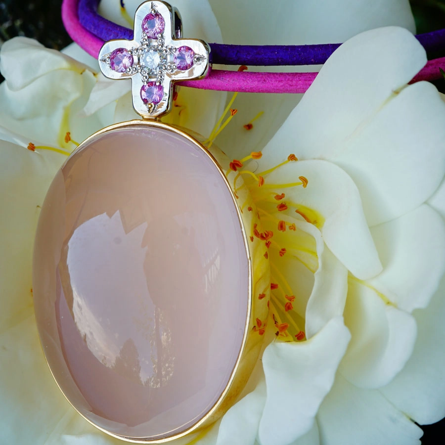 Rose Quartz Sapphire Diamond Pendant in 750 Yellow Gold ...... very high Quality