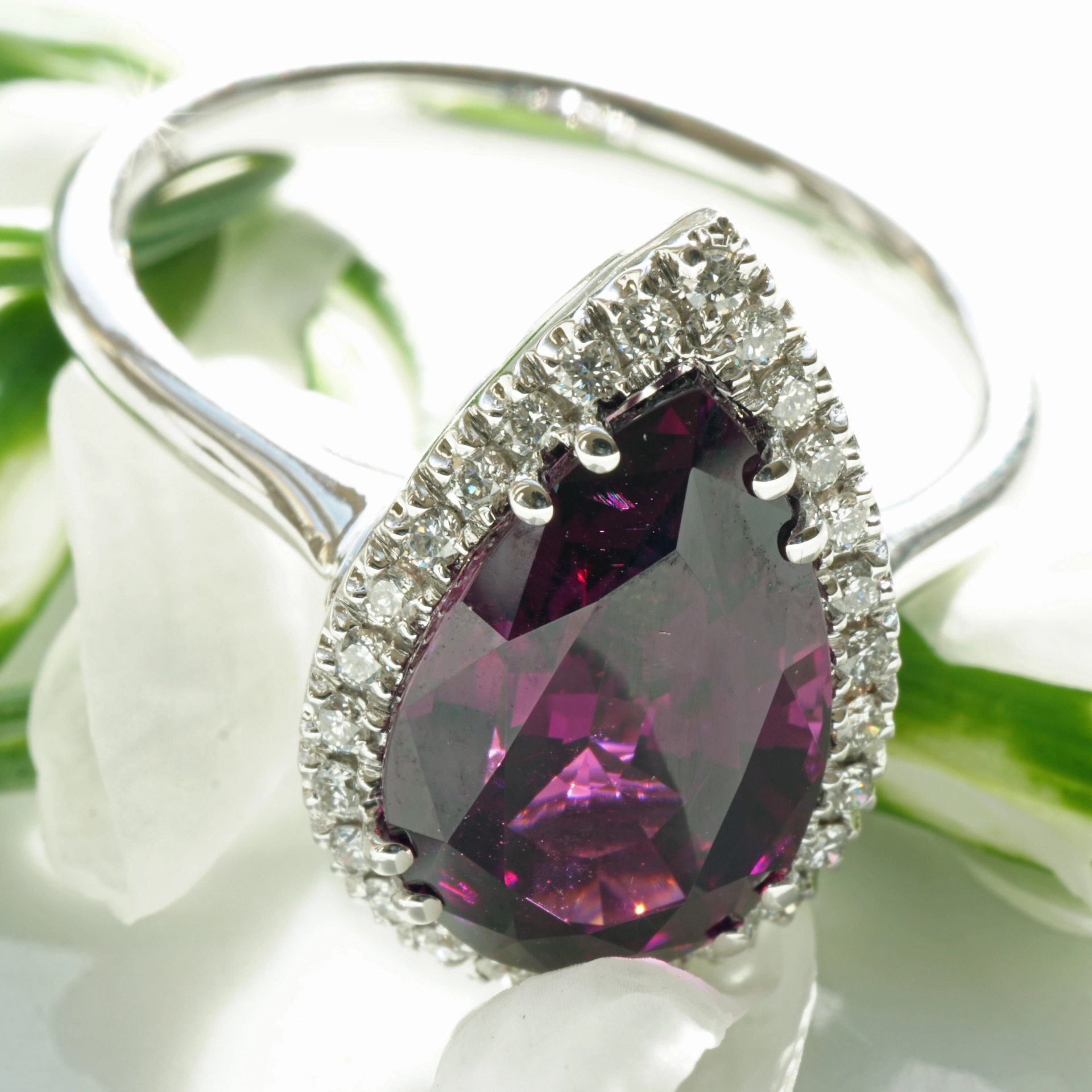 Rhodolite diamond ring 750 white gold, 4.74 ct, Mozambique AAA+ couldn't be better ...