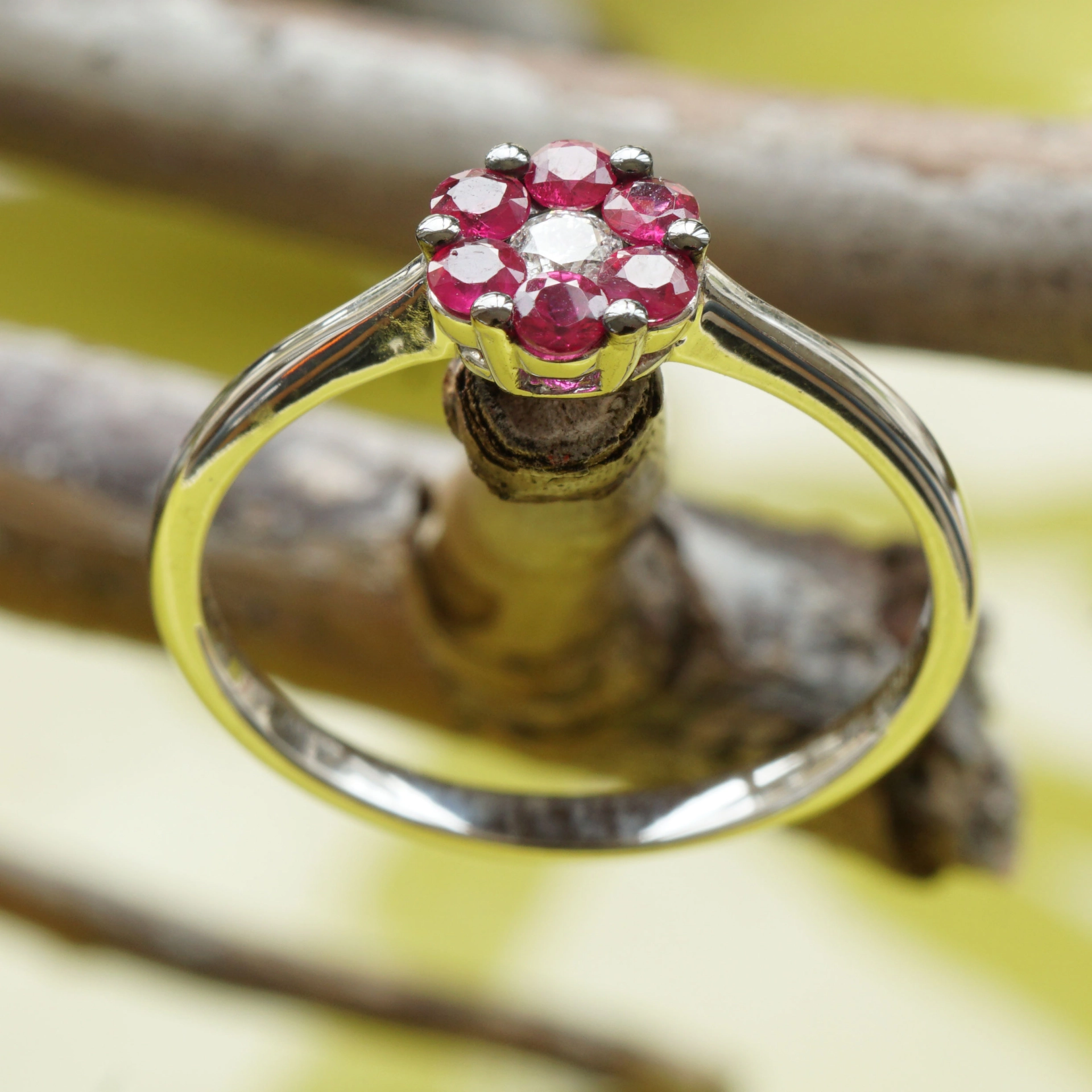 Rubin Brillant Ring 0.32 0.07 ct W-TCR / SI-P 750er Gold Burmafarbe hot