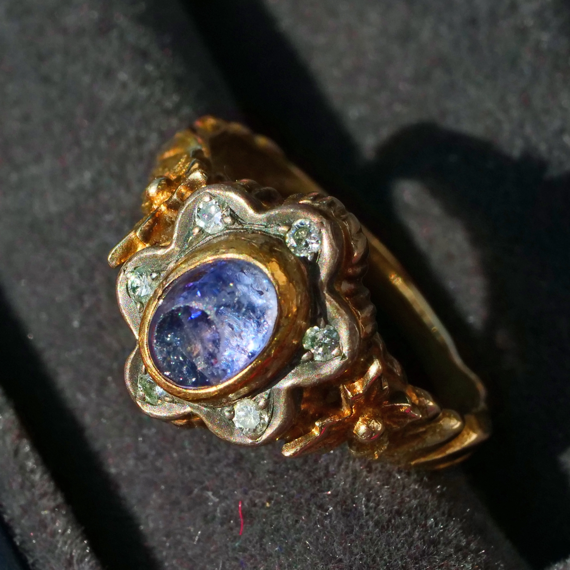 Vintage Ring 14 kt Yellowgold historic Style Saphir Diamonds