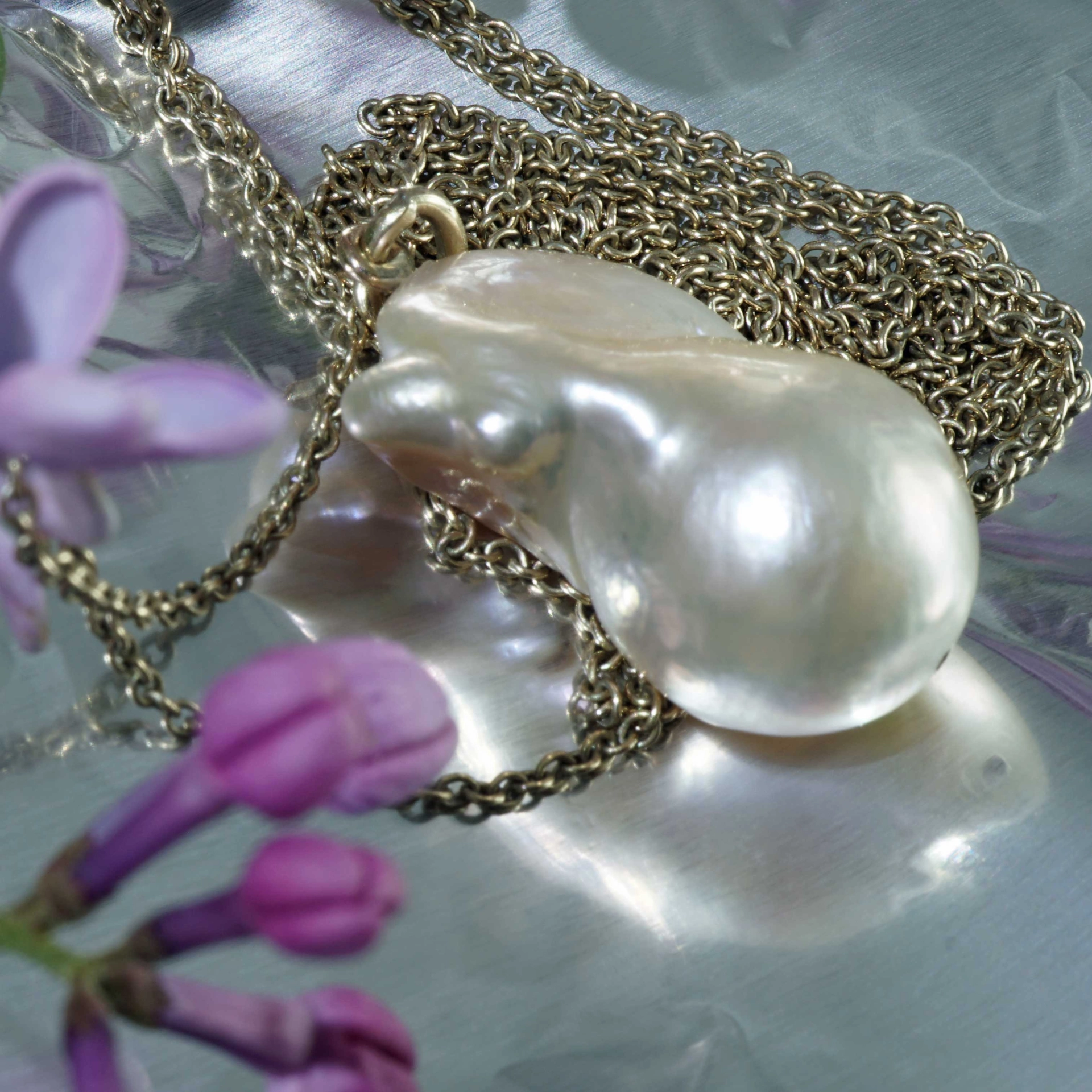 Baroque Biwa Pearl Necklace 14 kt Yellow Gold 101 cm Lenght...fall in Love
