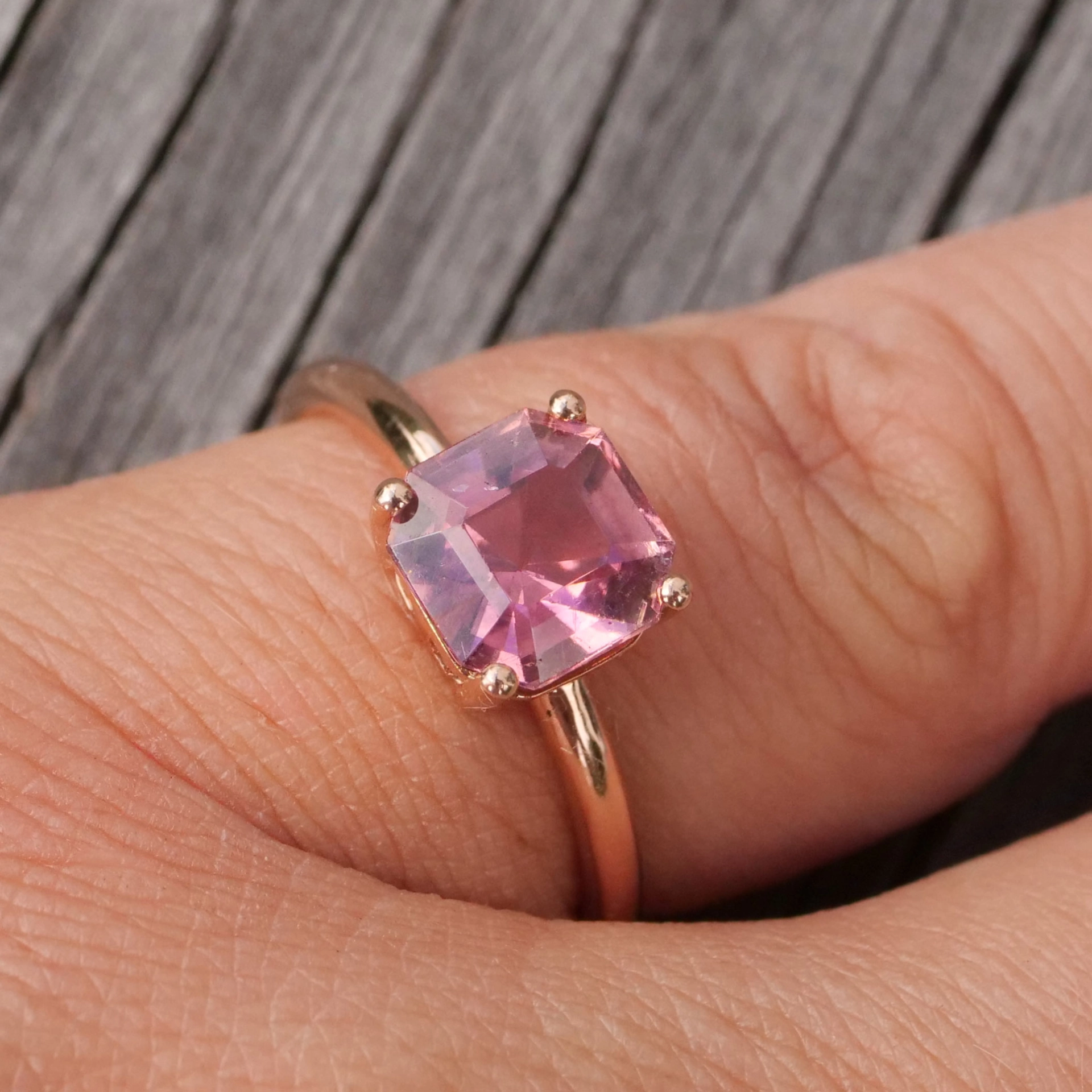 Turmalin Ring 18 kt Rosegold phantastic Color pink bluish