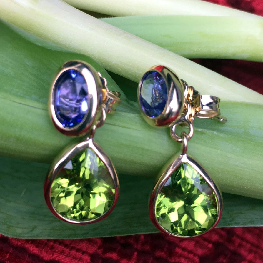 Tansanit Peridot Ohrhänger in 750er Gold