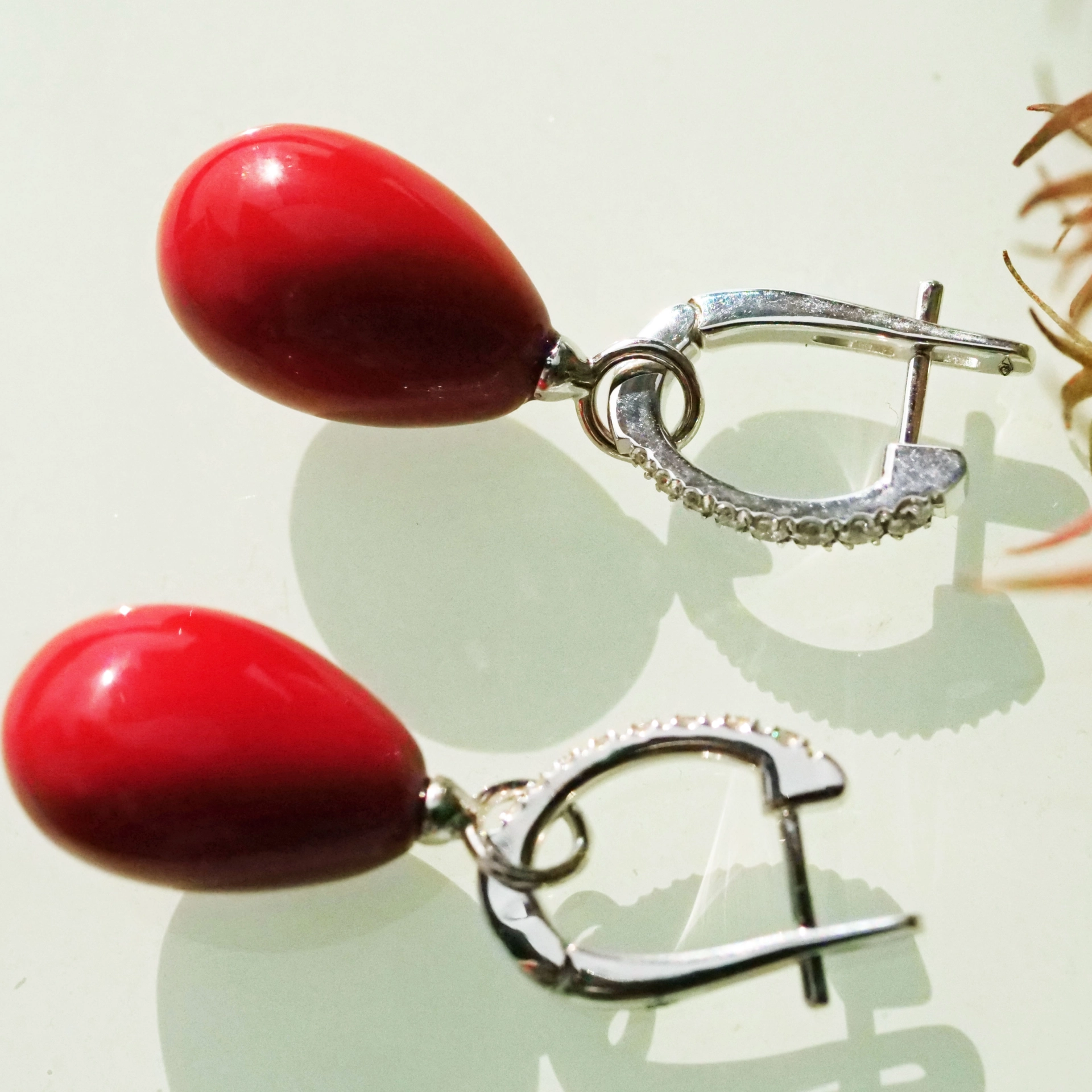 Red Sardegna Drop Brilliant Earrings 18 kt White Gold...sooo elegant