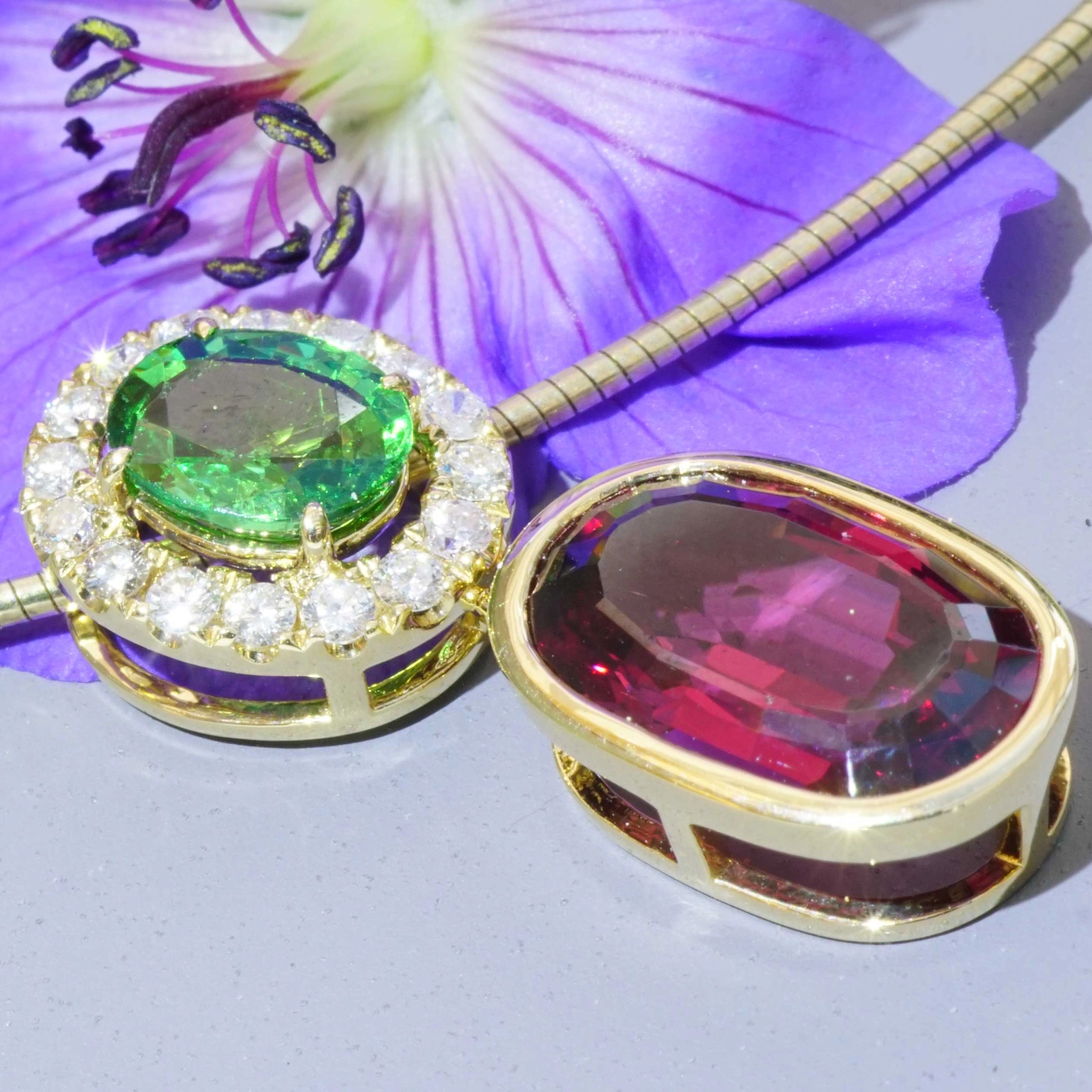 Pendant with fine Garnet Tsavorite and diamonds...red green Combination..phantastic!