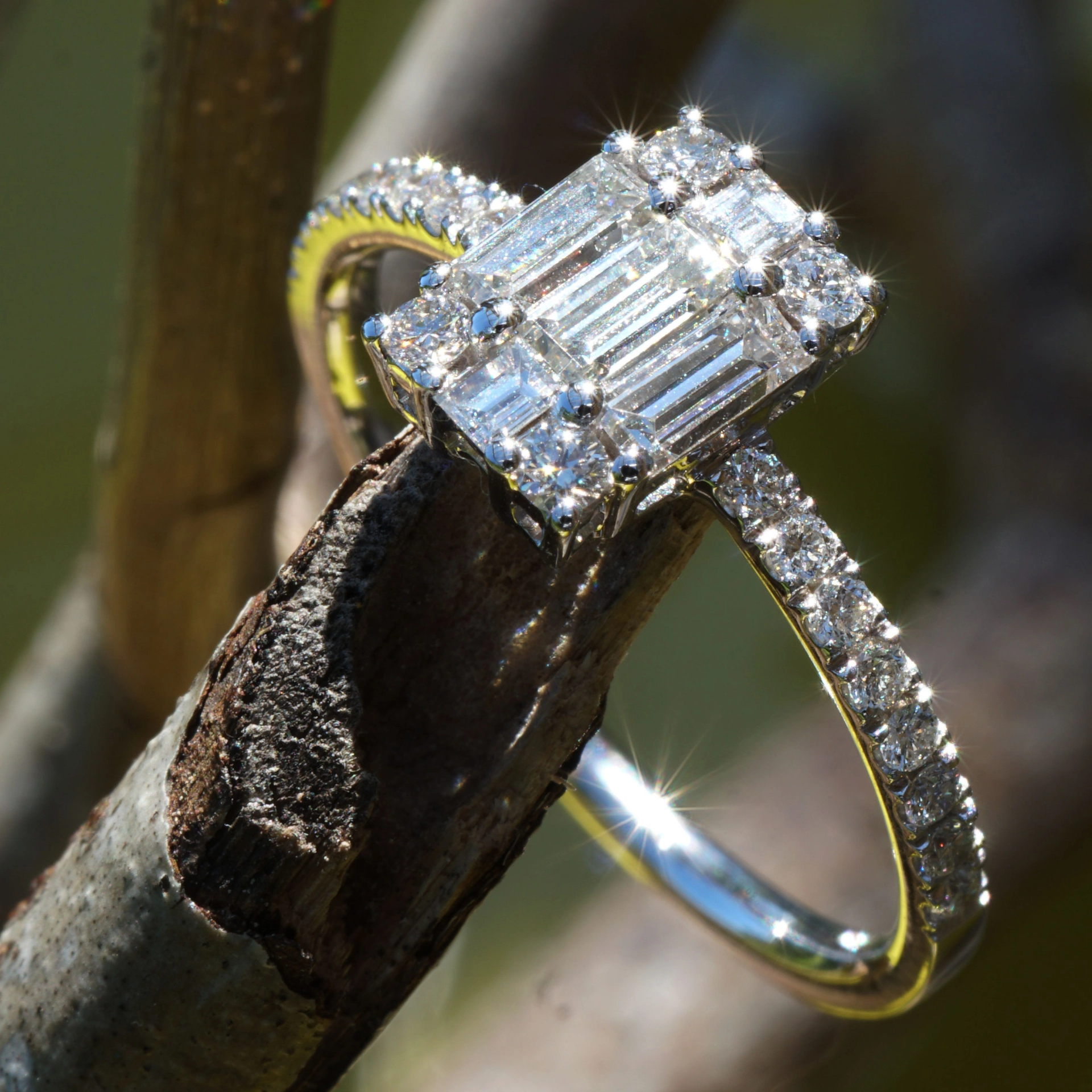 Diamond Ring 18 kt Whitegold 0.76 ct Loupeclean...Manufactured in Italy with Passion