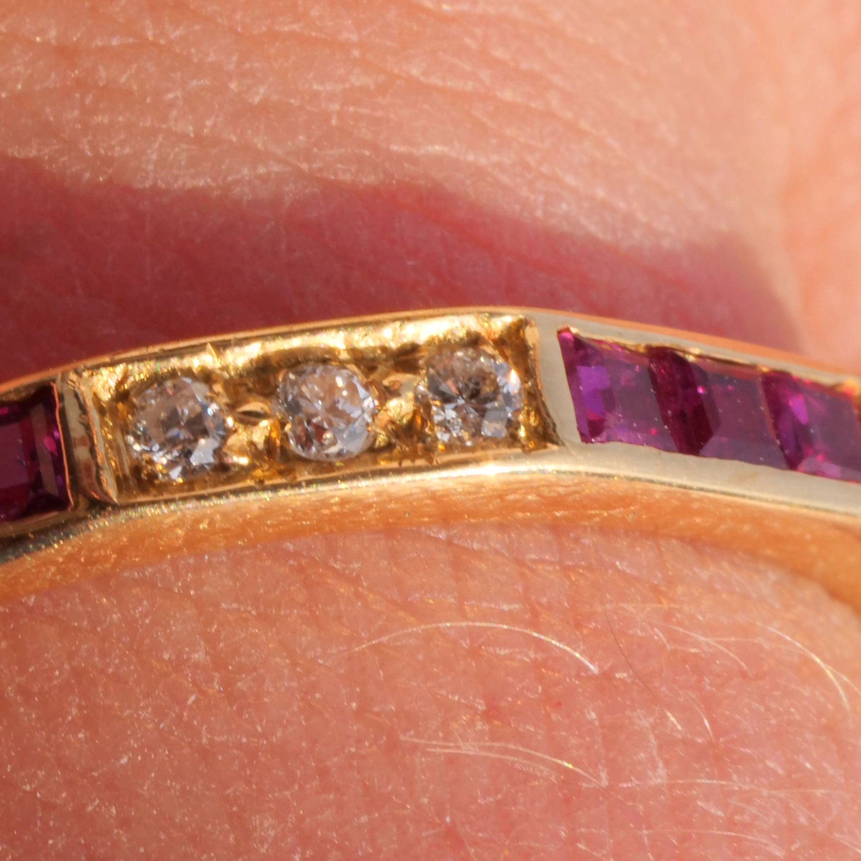 Ruby Brilliant Ring 18 kt Yellow Gold new and handmade for Combinations