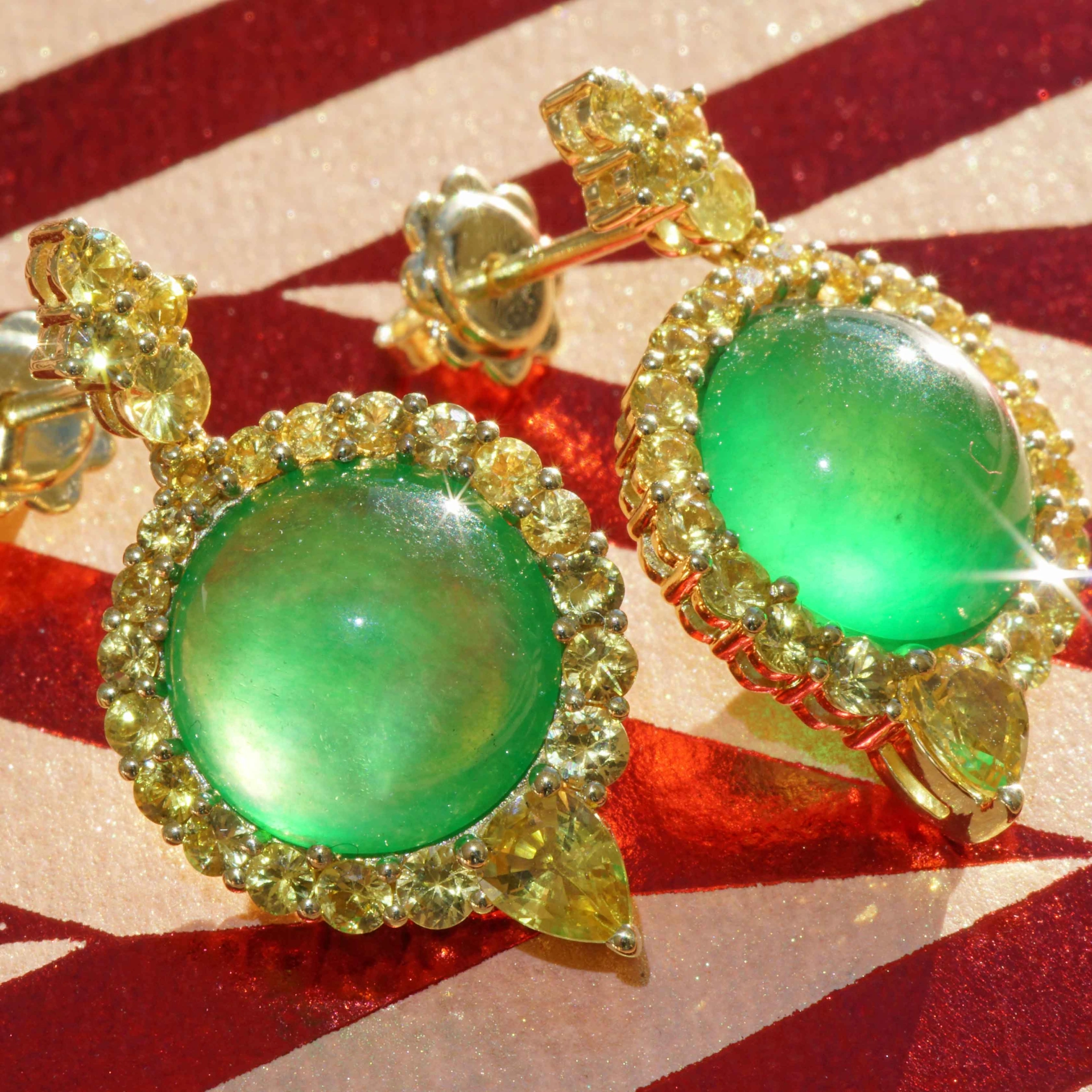 Imperial emeraldgreen Burma Jade Saphire Earrings 18 kt Rosegold...magical Radiance