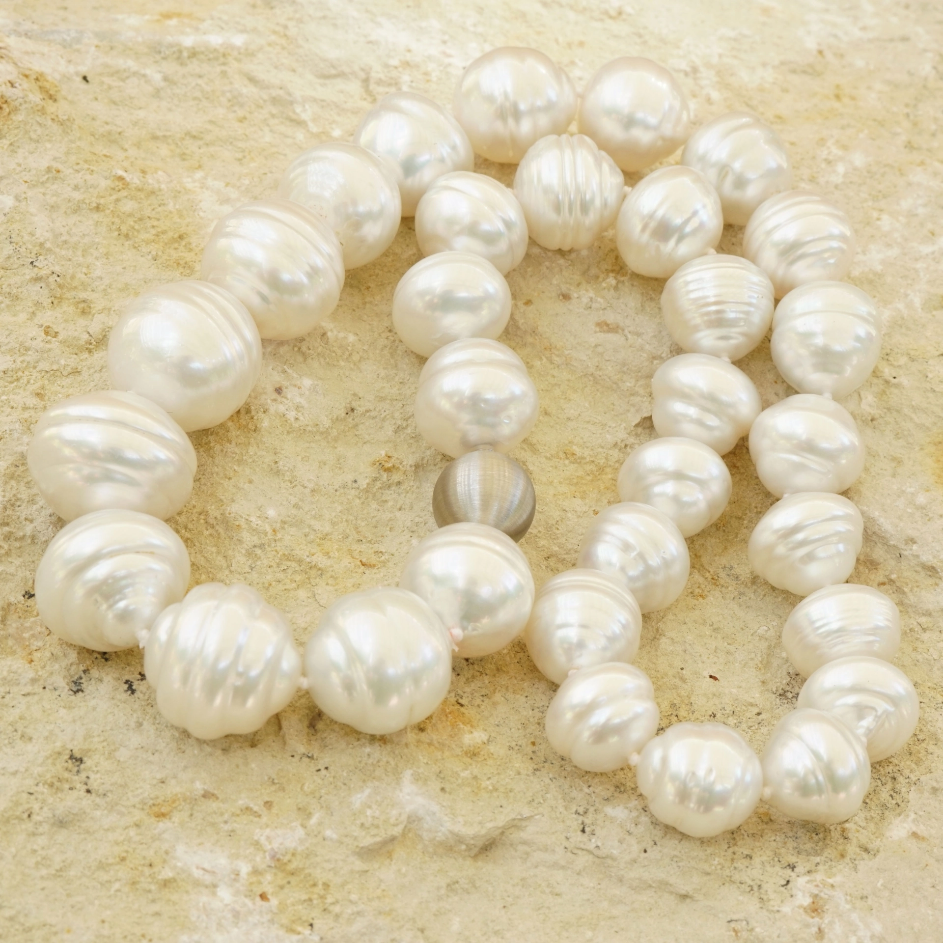 Southsea Pearl Necklace baroque Surface 12,5-18 mm