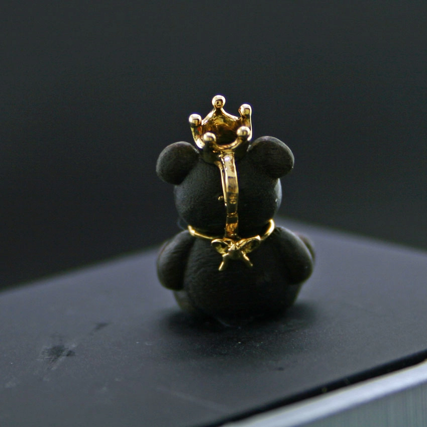 Brillant-Anhänger "Teddybärchen mit Krone", 750/-Weißgold/-18 kt