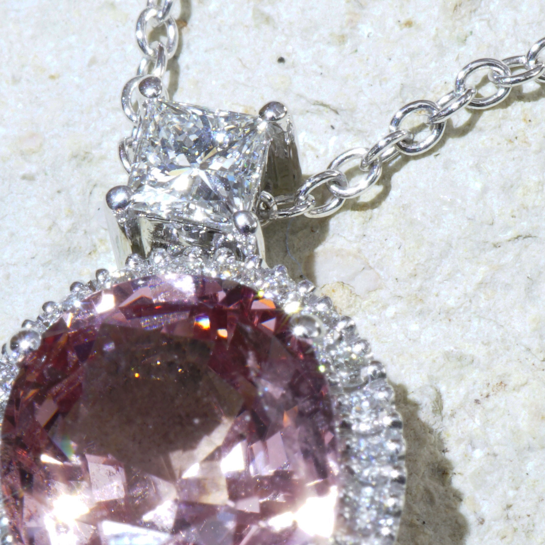Spinel Diamond Necklace 3.46 ct AAA+....Great Luminosity 18 kt whitegold