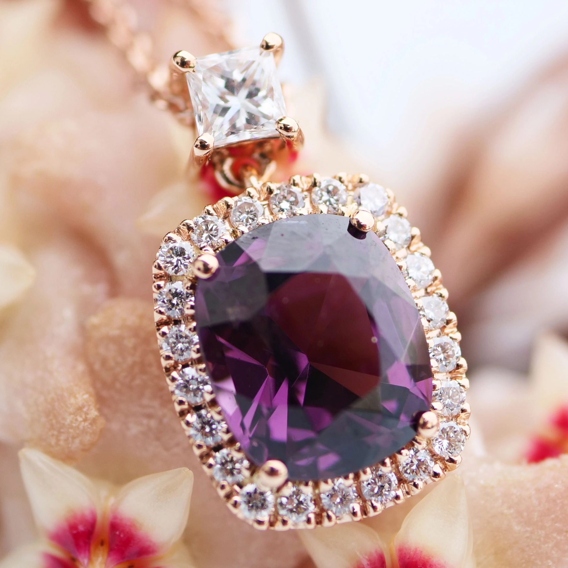 Purple Spinel Diamond Necklace 2.35 ct AAA+....Great Luminosity 18 kt whitegold