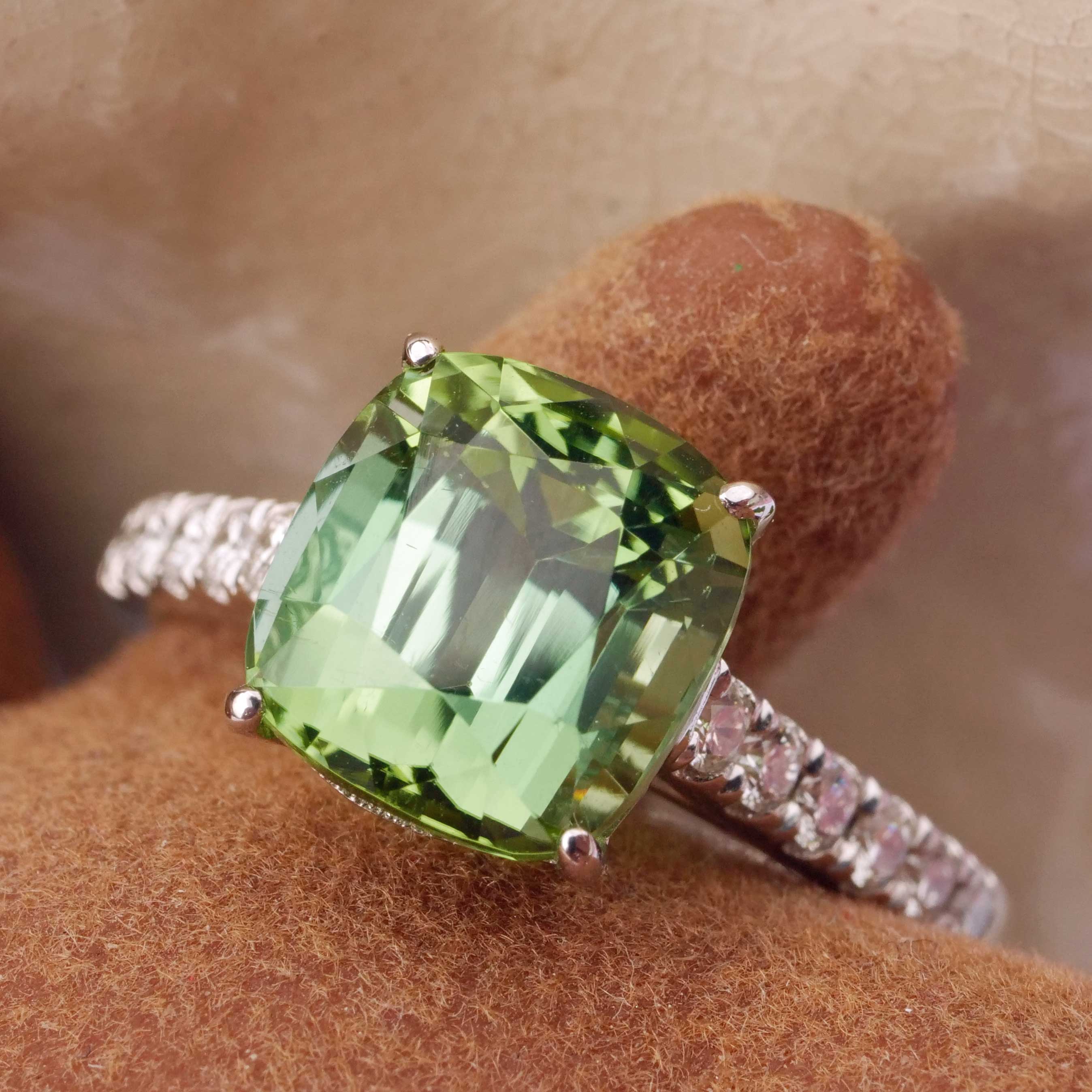 Lagun Green-Blue Tourmaline Brilliant Ring 750 White Gold 3.90 ct 0.27 ct Afghanistan Top Quality