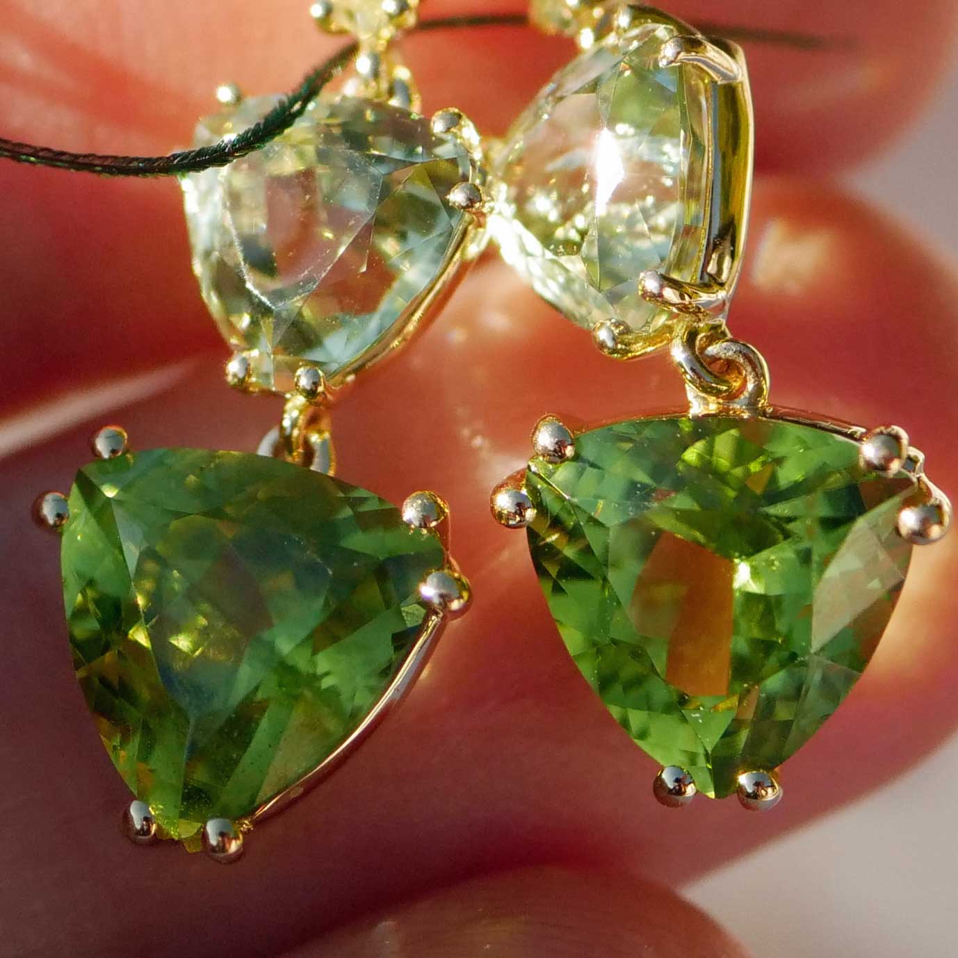Chrysoberyl Tourmaline Peridot Brilliant Drop Earrings 750 Yellow Gold 10 ct AAA+... unbelievable, fragile play of colours