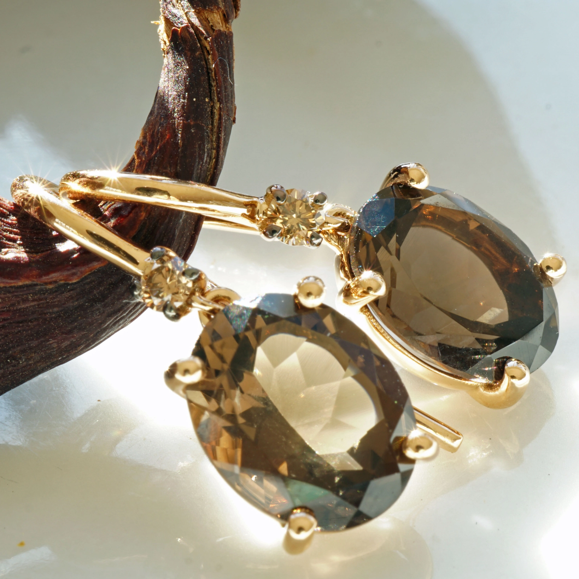 Brown Smokeyquartz and Diamonds....ideal Kombination with Rosegold