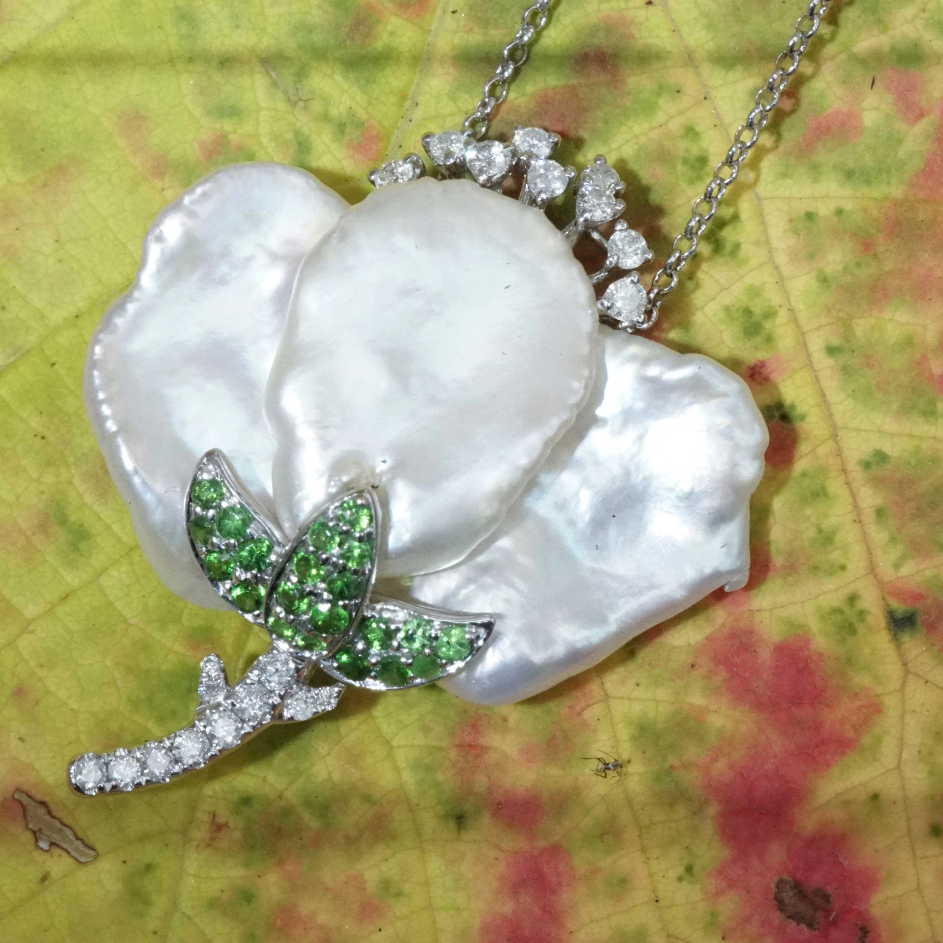 Pearl Diamond Tsavorite Necklace 18 kt White Gold...forever frozen
