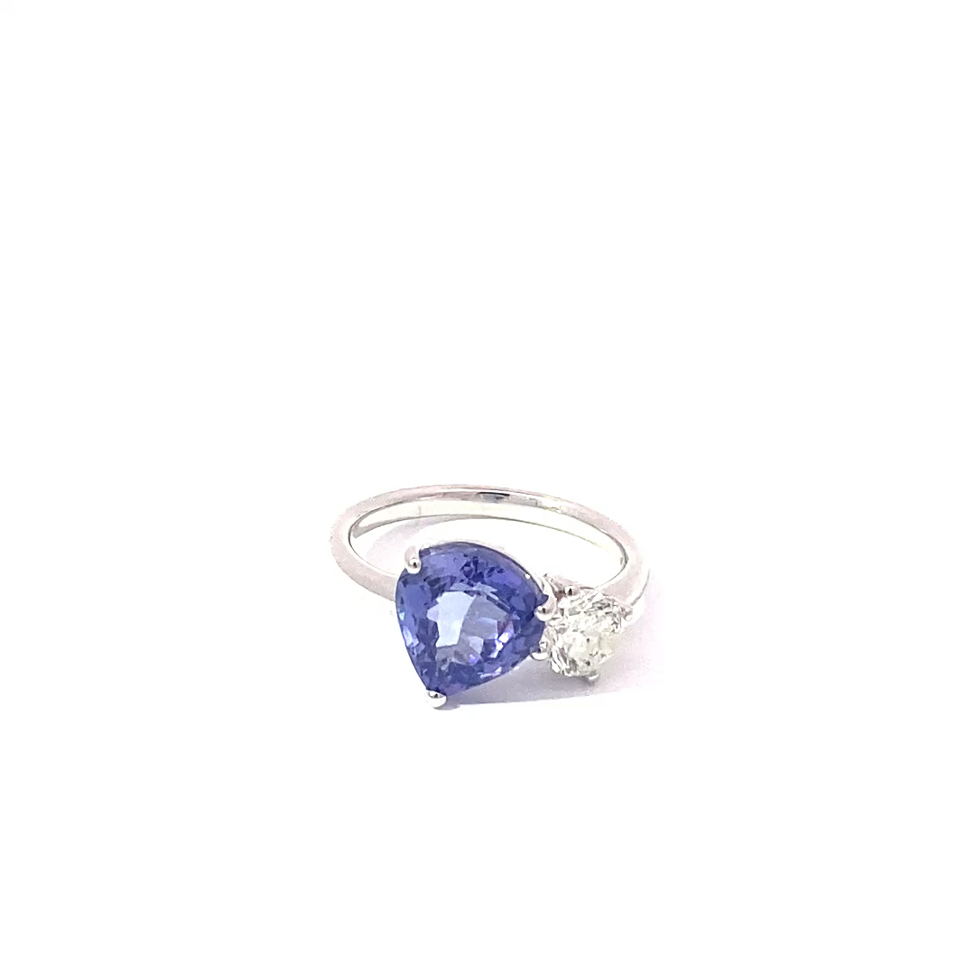 Tanzanite Brilliant Ring 750 White Gold 2.30 ct 0.42 ct great Design to combine as a Plug-in 