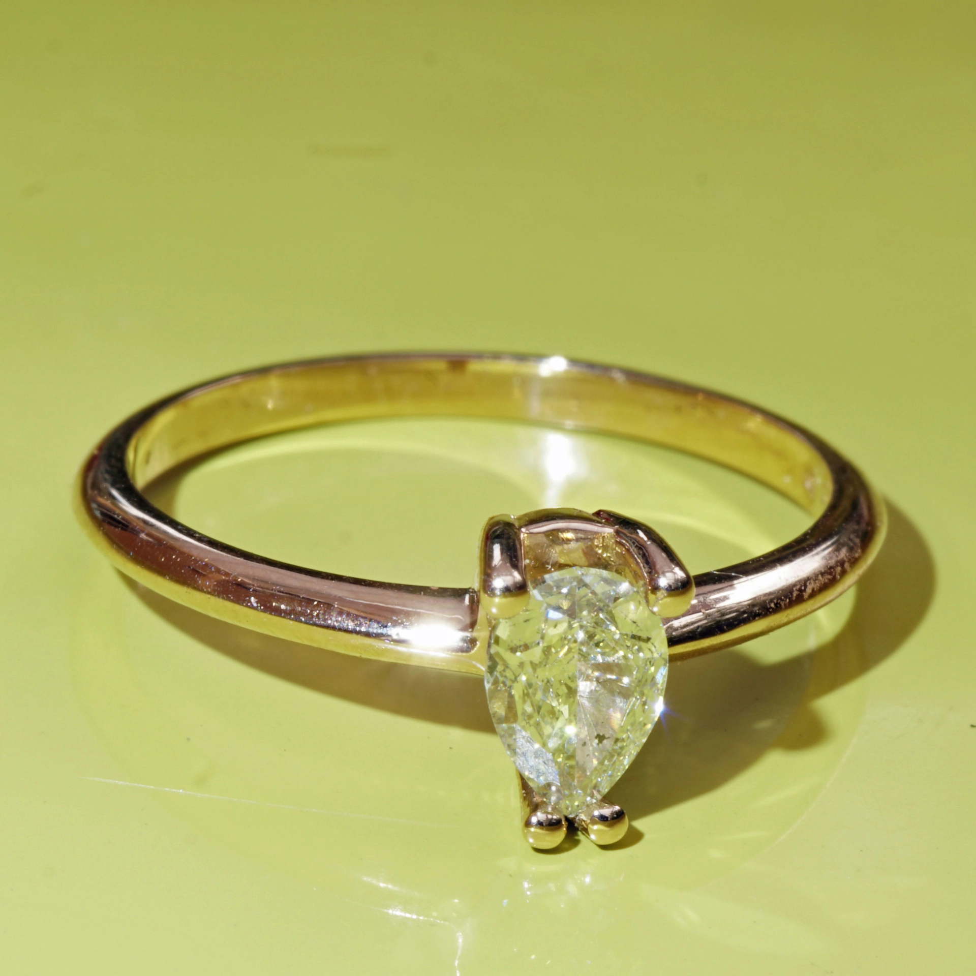 Fancy Yellow Diamond Ring NATURAL Pear 0.50 ct 750 GG Silhouette Jewelry Bentner-