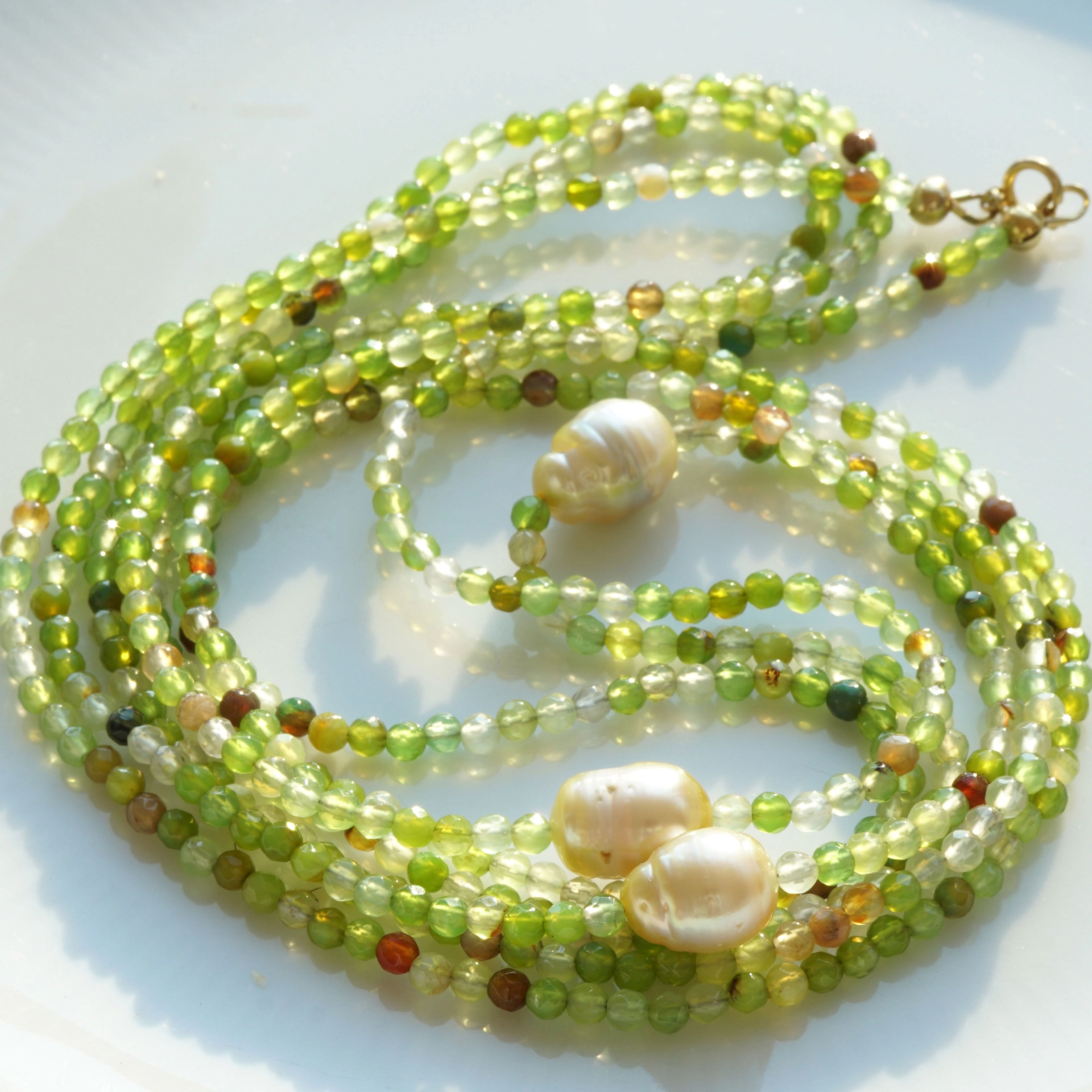 Amazing Colors....this Necklace with Southsea Pearls is gorgeous