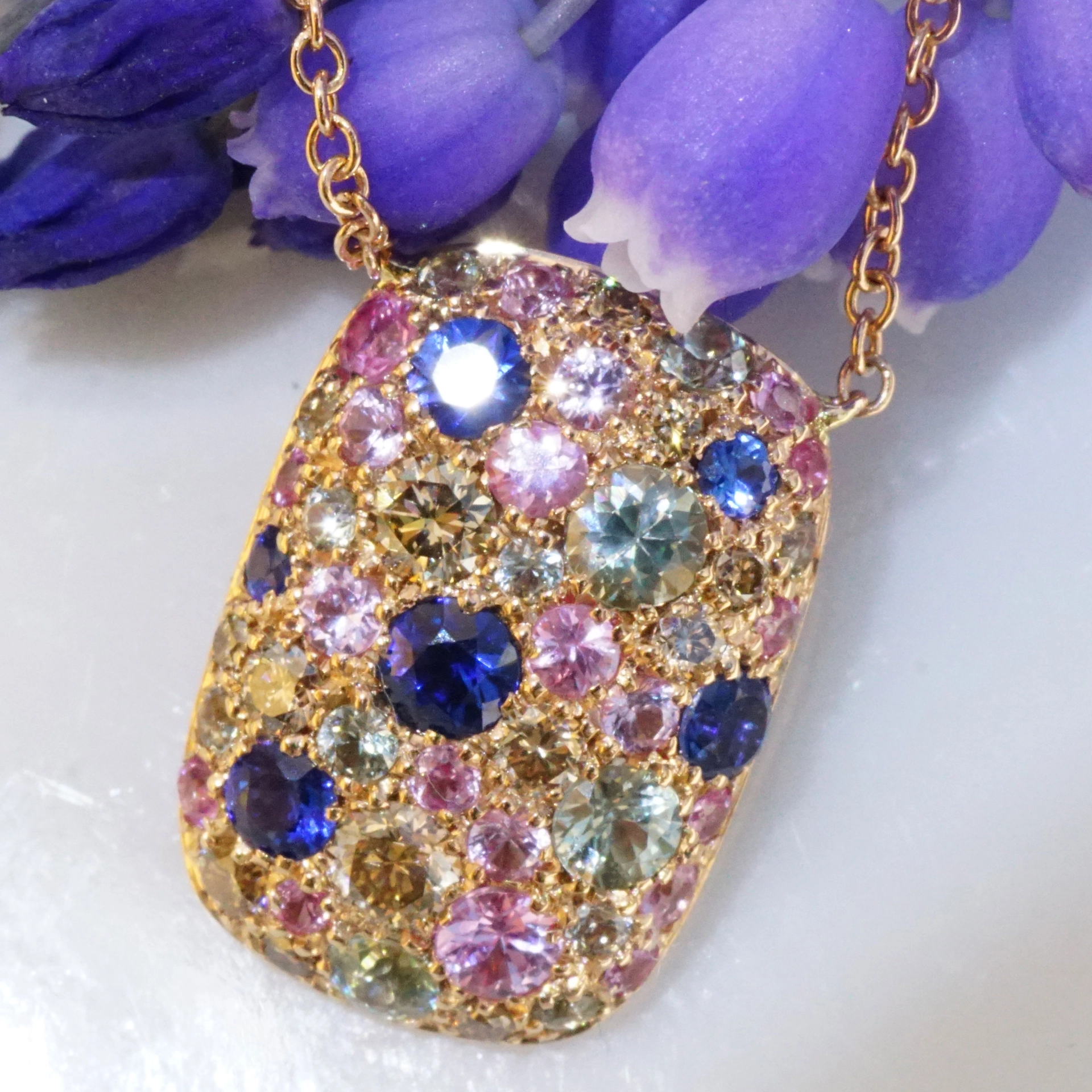 Saphire Brilliant Necklace 18 kt Rose Gold...wonderful play of Colors