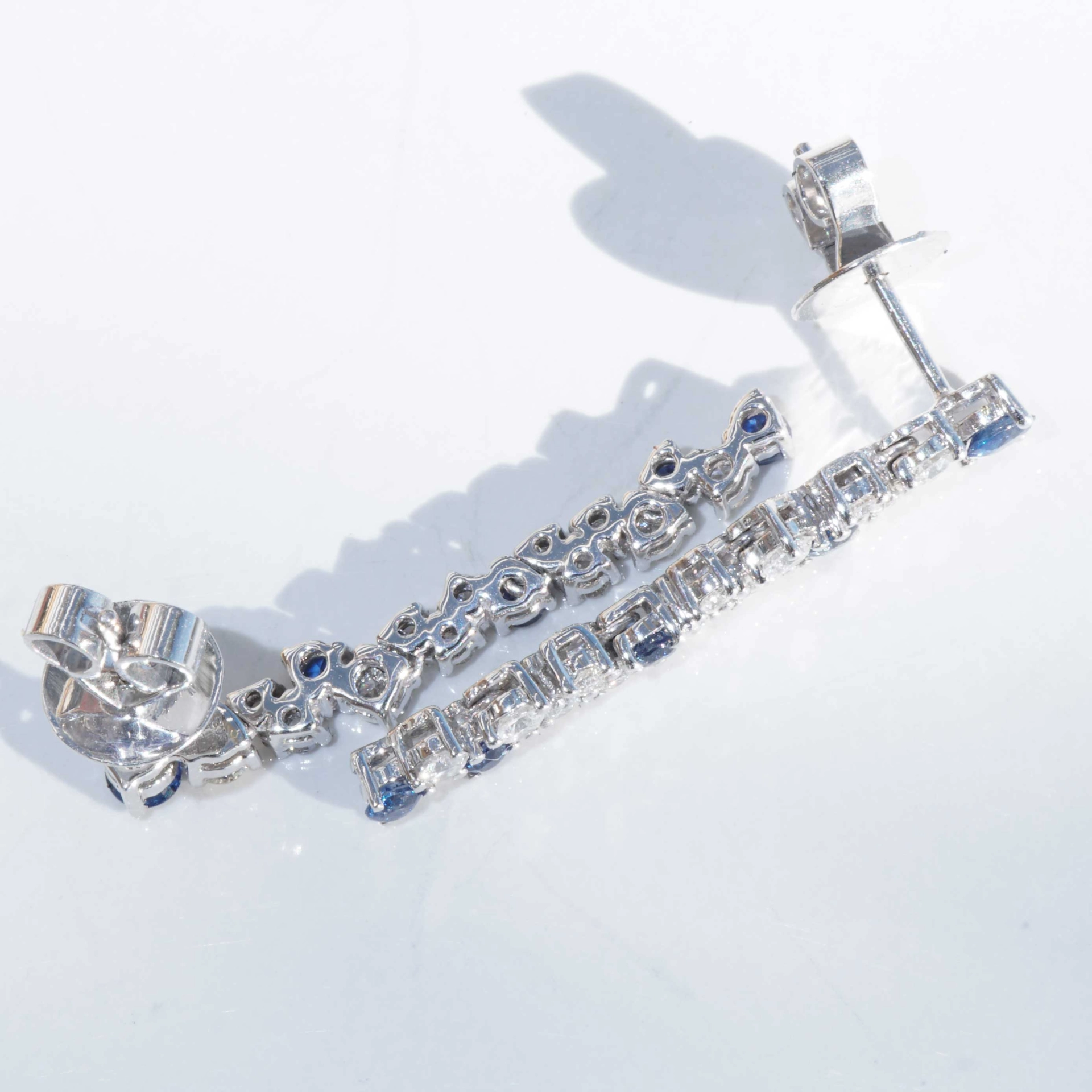 Saphire Brilliant Earrings 18 kt White Gold...for a glorious Appearance