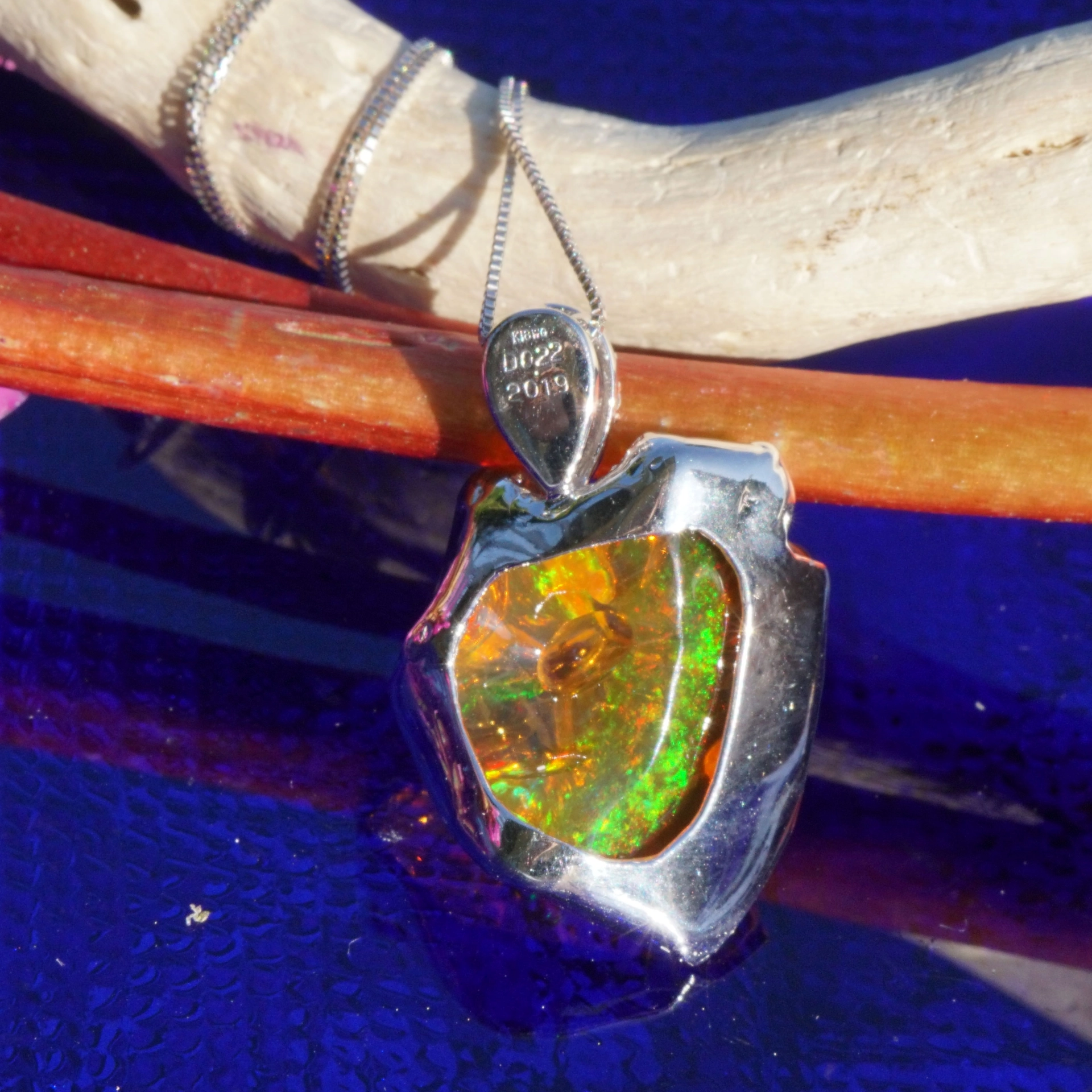 Opal Brillant Anhänger mit Kette in 750er Gold 20.18 ct 0.22 ct AAA+