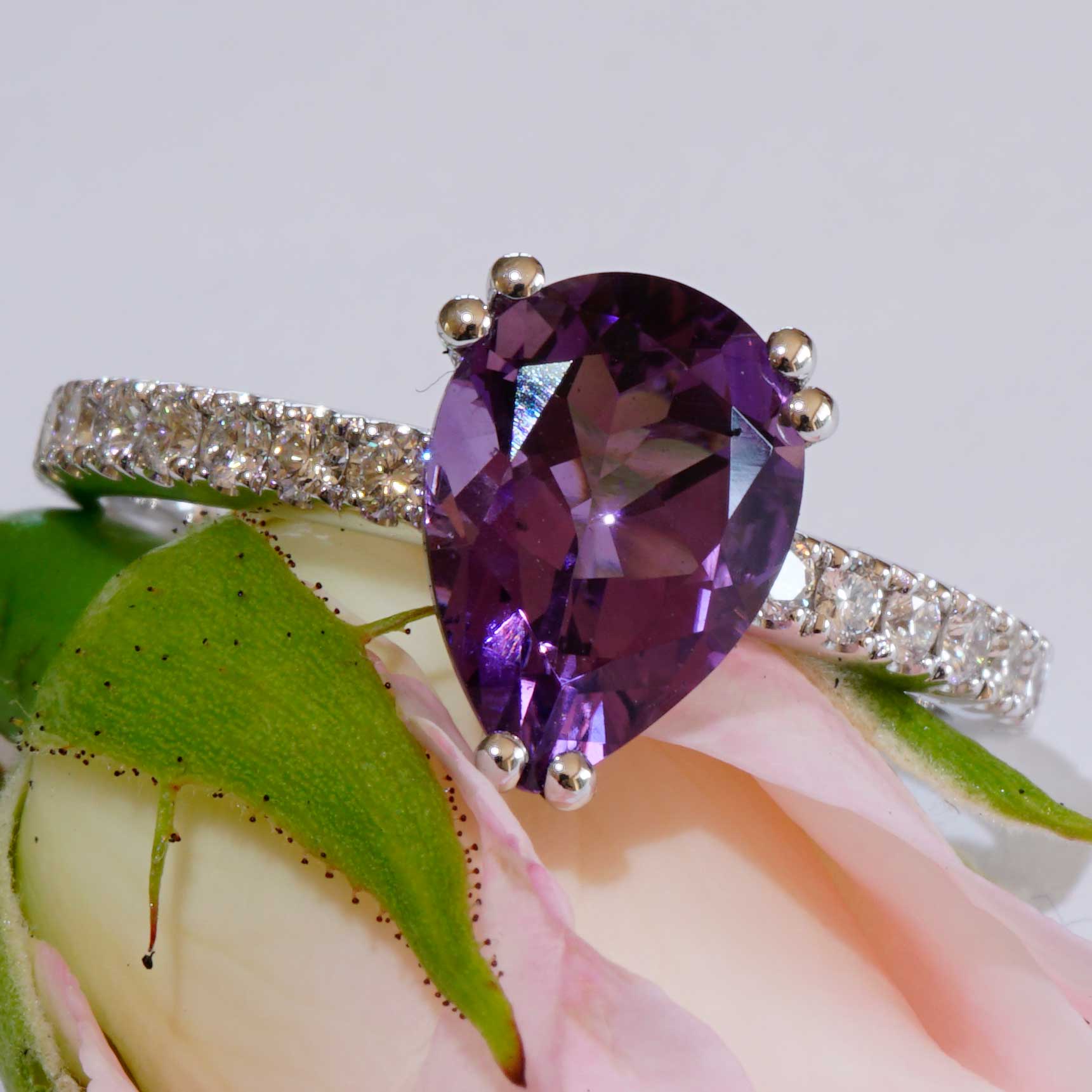 Yellow Saphire Brilliant Ring 18 kt White Gold 1.41 ct AAA+ very fine Jewellery
