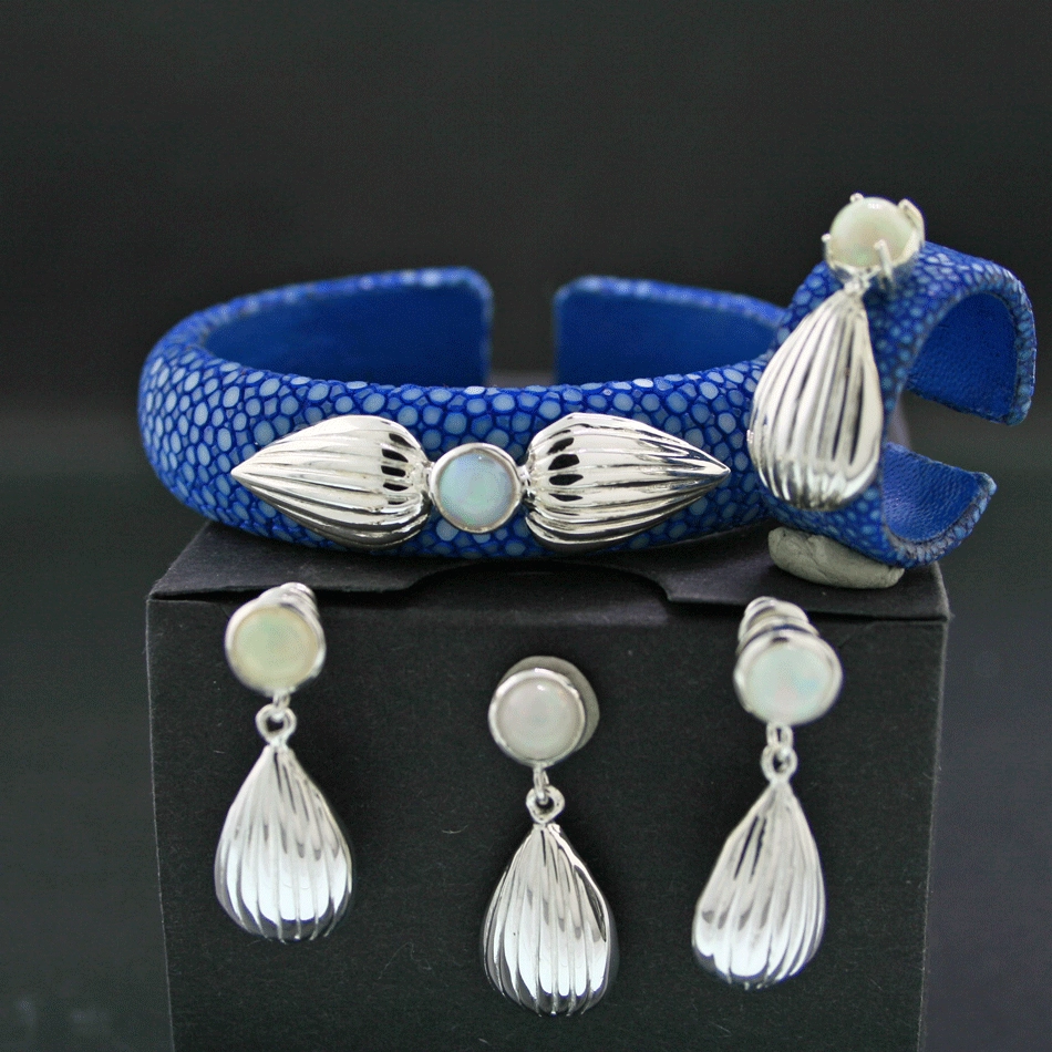 Edelopal-Rochenleder-Armreif, 925/-Silber