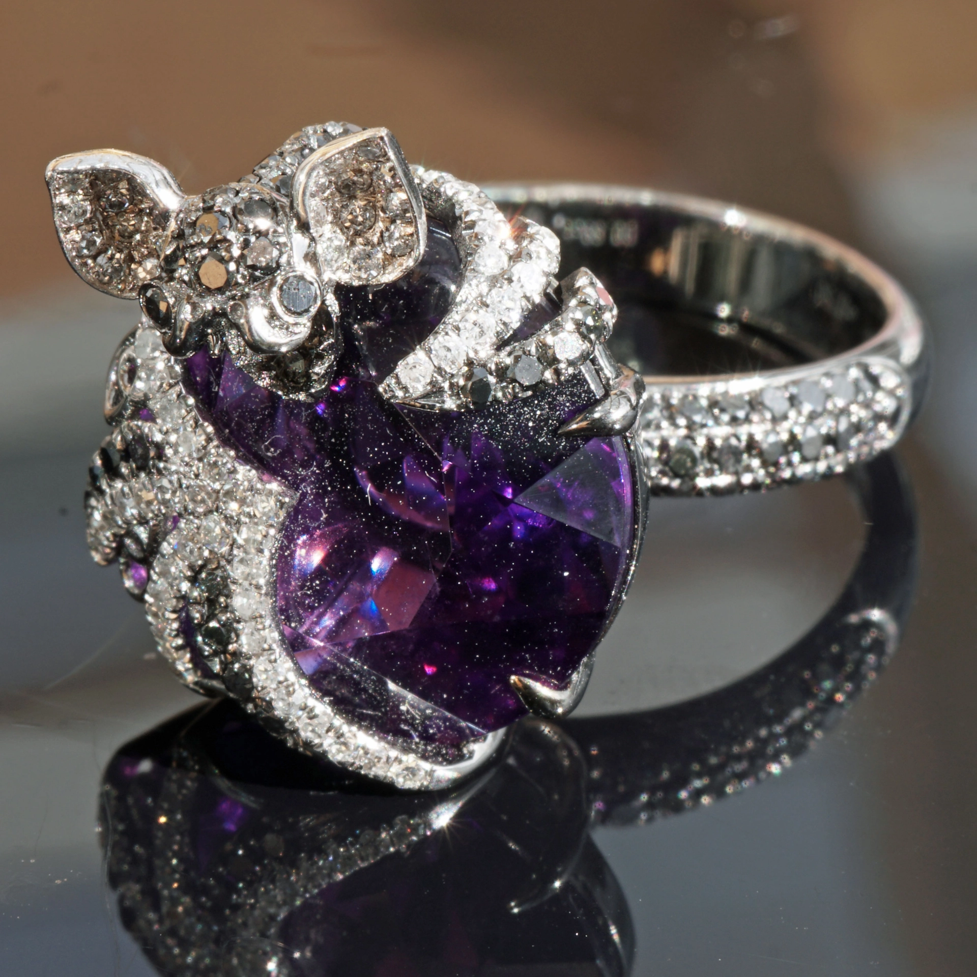 Bat Designer Ring with brasil. Amethyst and Diamonds total ca. 0.89 ct....Creepy
