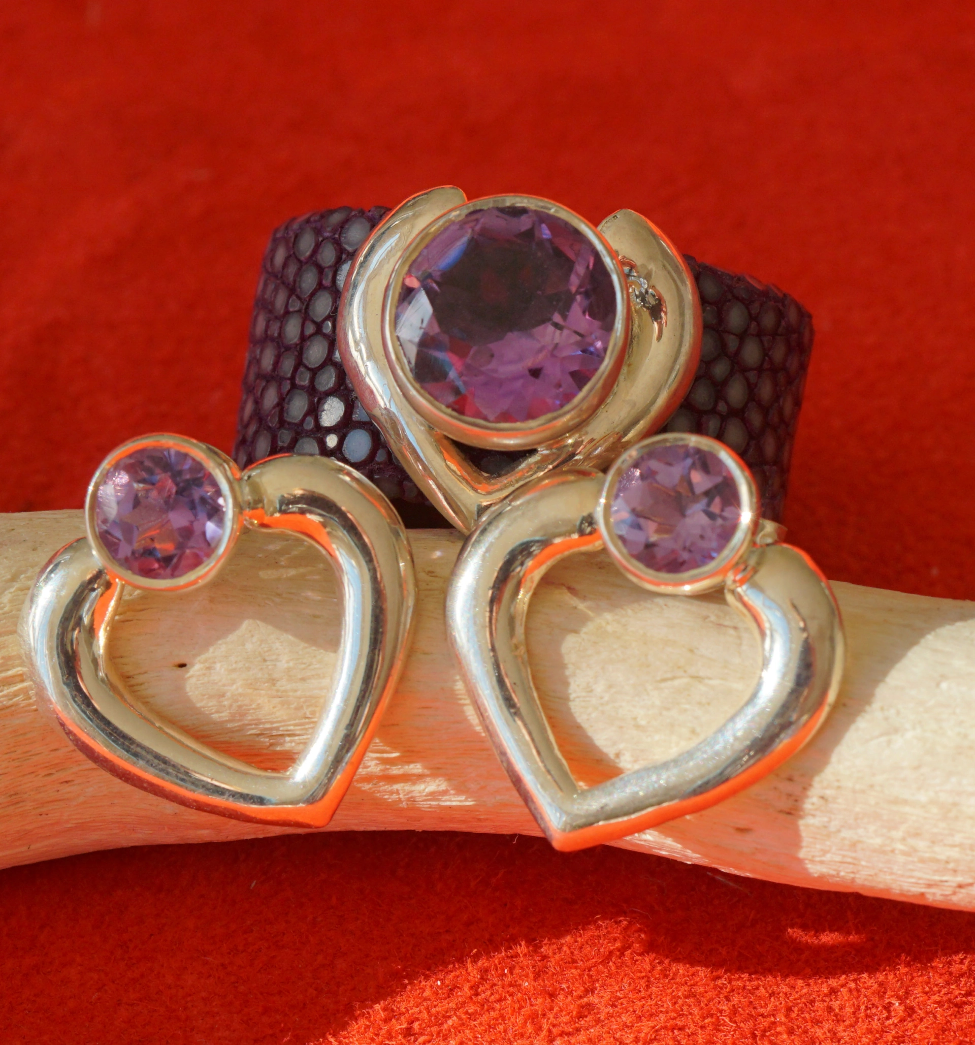 Set:Amethyst Rochenleder Ring und passende Ohrstecker in 925er Silber Brombeerfarben