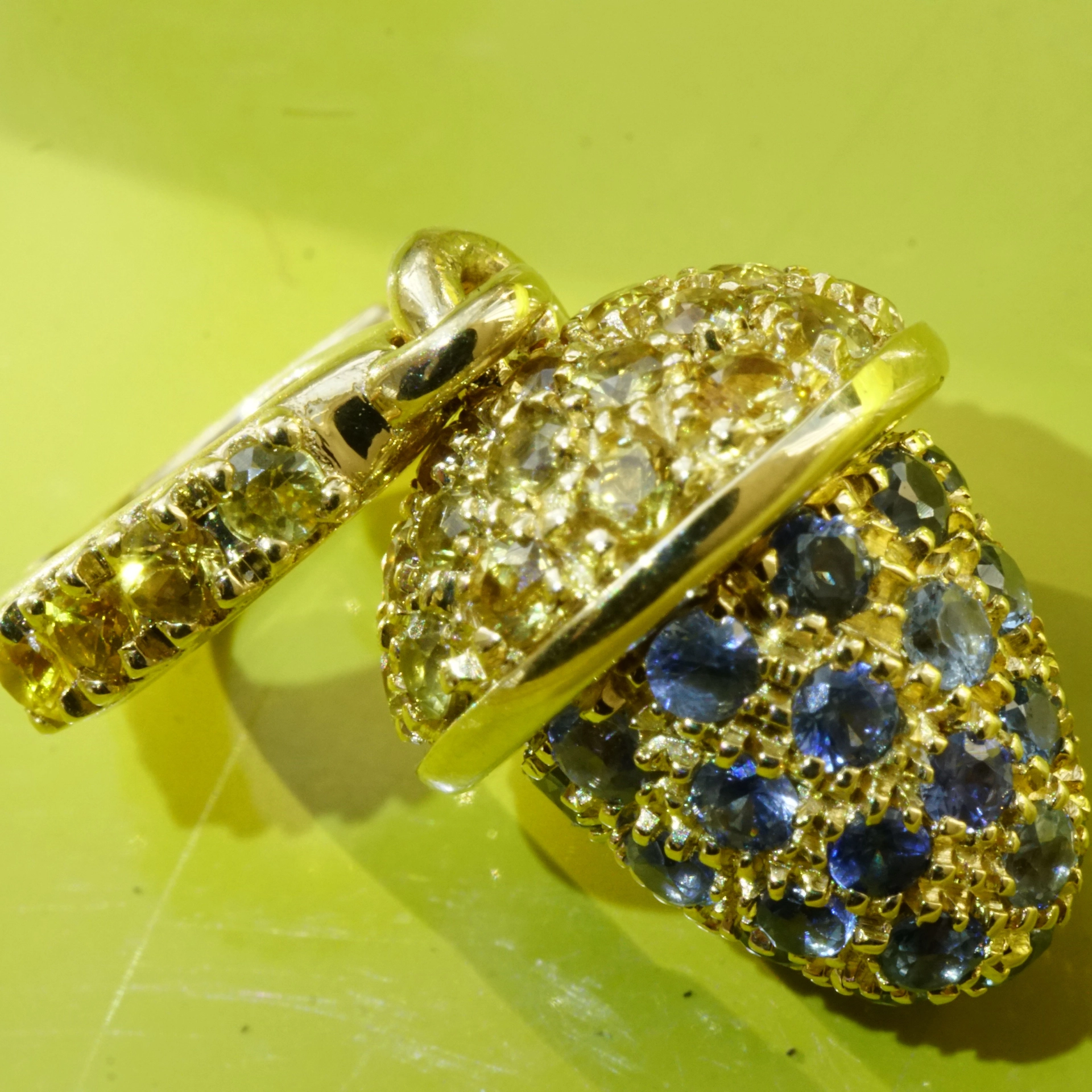  Saphire Drop Pendant 18 kt Yellowgold.......sooo cute