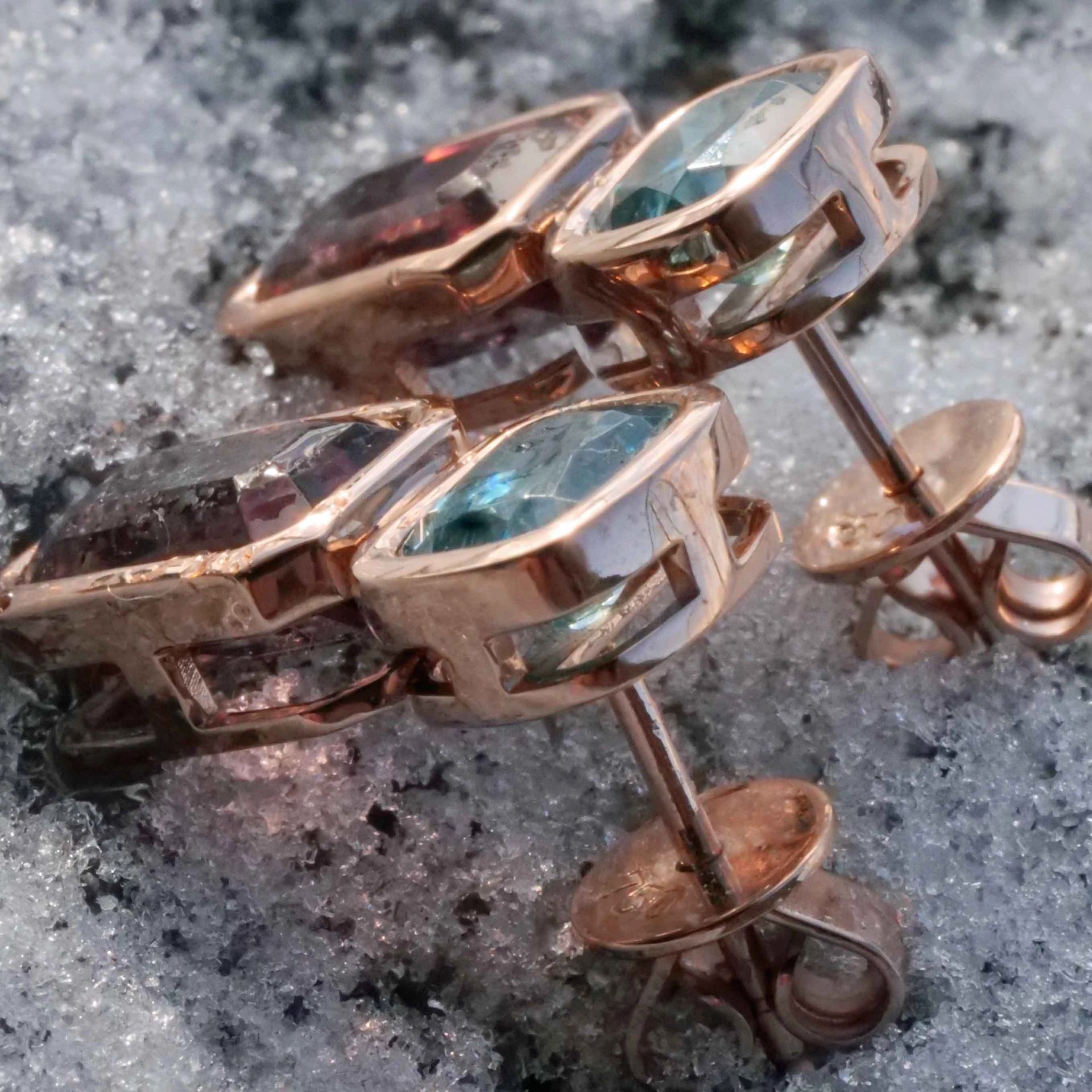 Blue Zirkon Tourmaline Ear Studs 18 kt Rose Gold....such a exquisite Color Combination