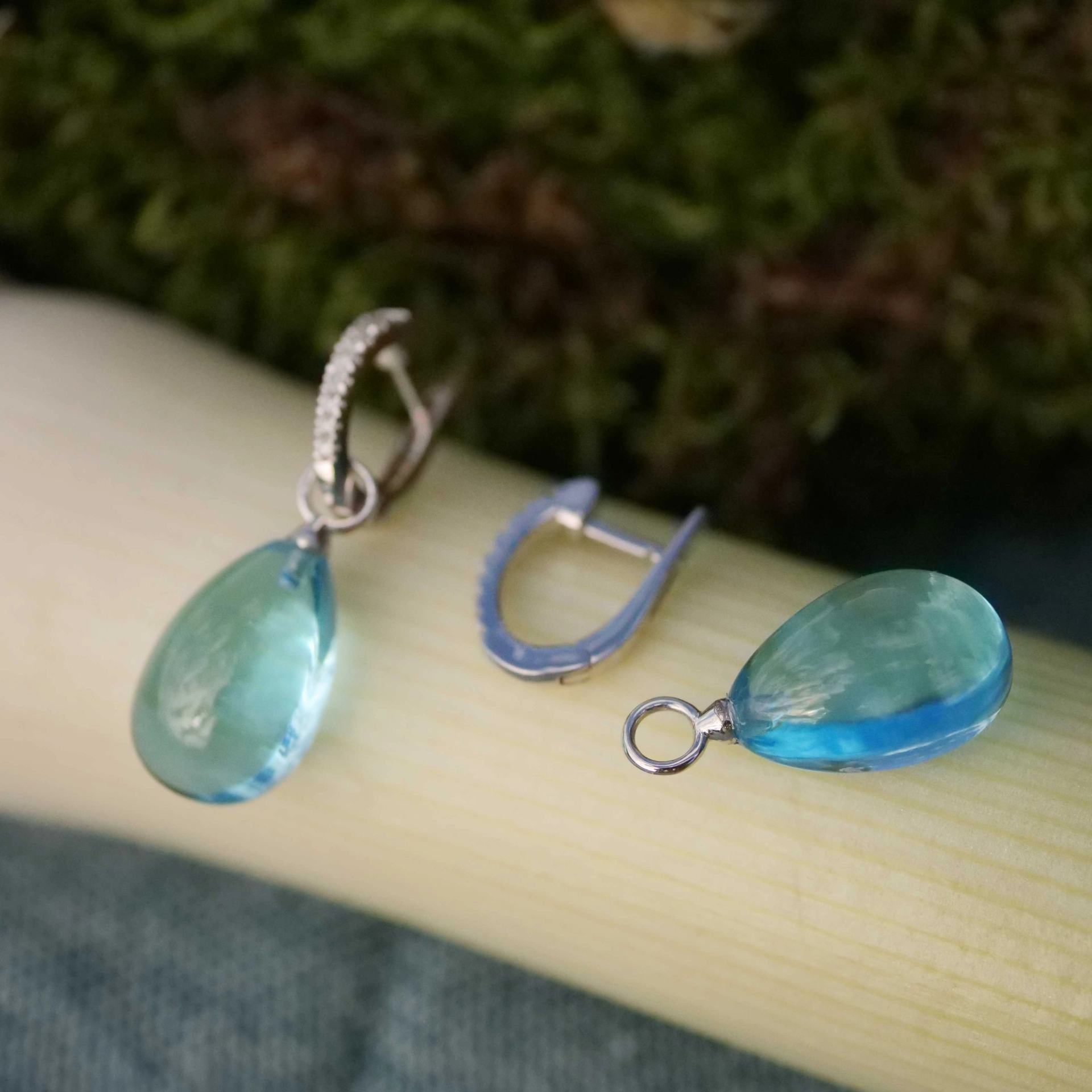 Swiss Blue Color Topaz and Brilliants 18 kt White Gold...a miracle Combination