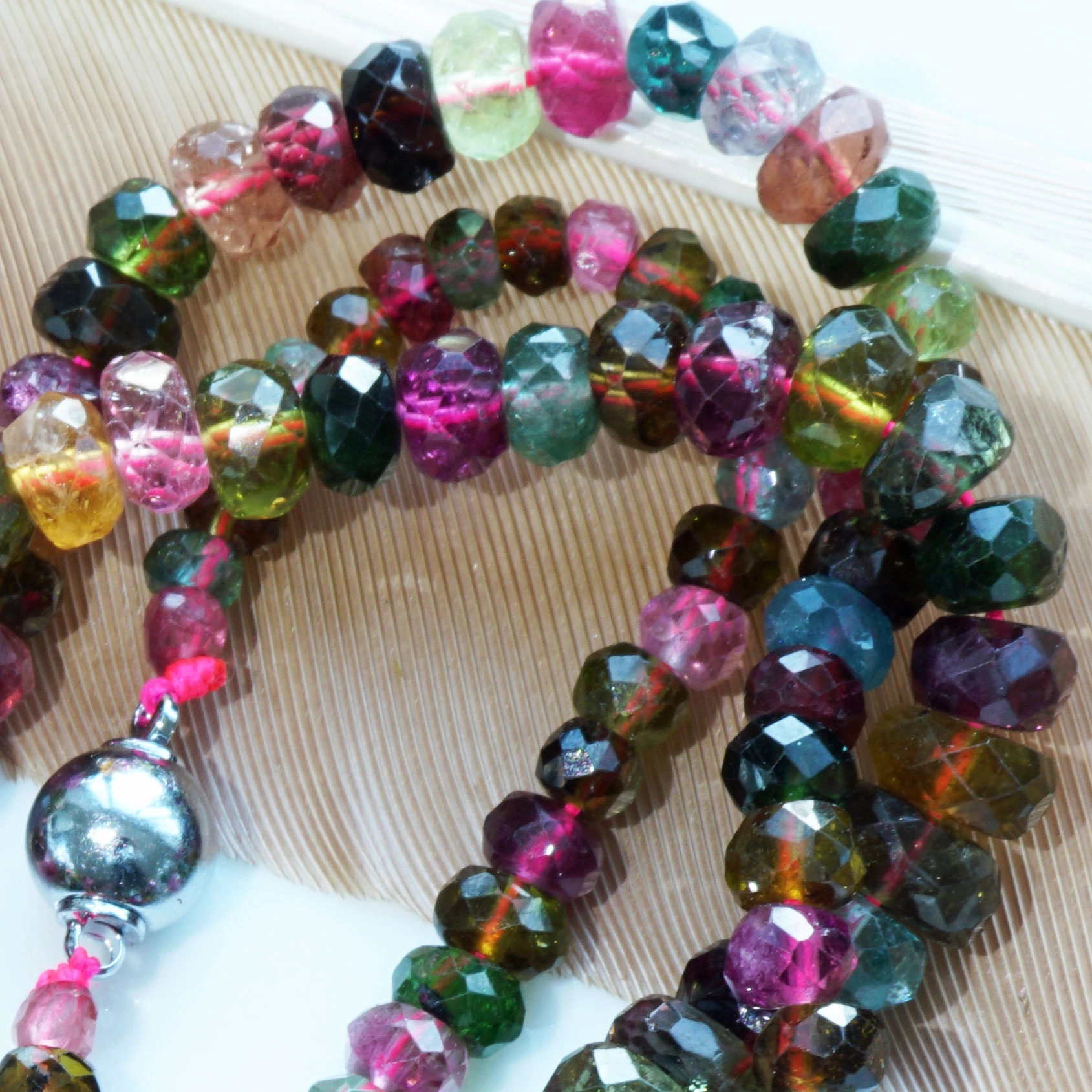 Tourmalin Necklace..huge Seizes...total 200ct...multicolor