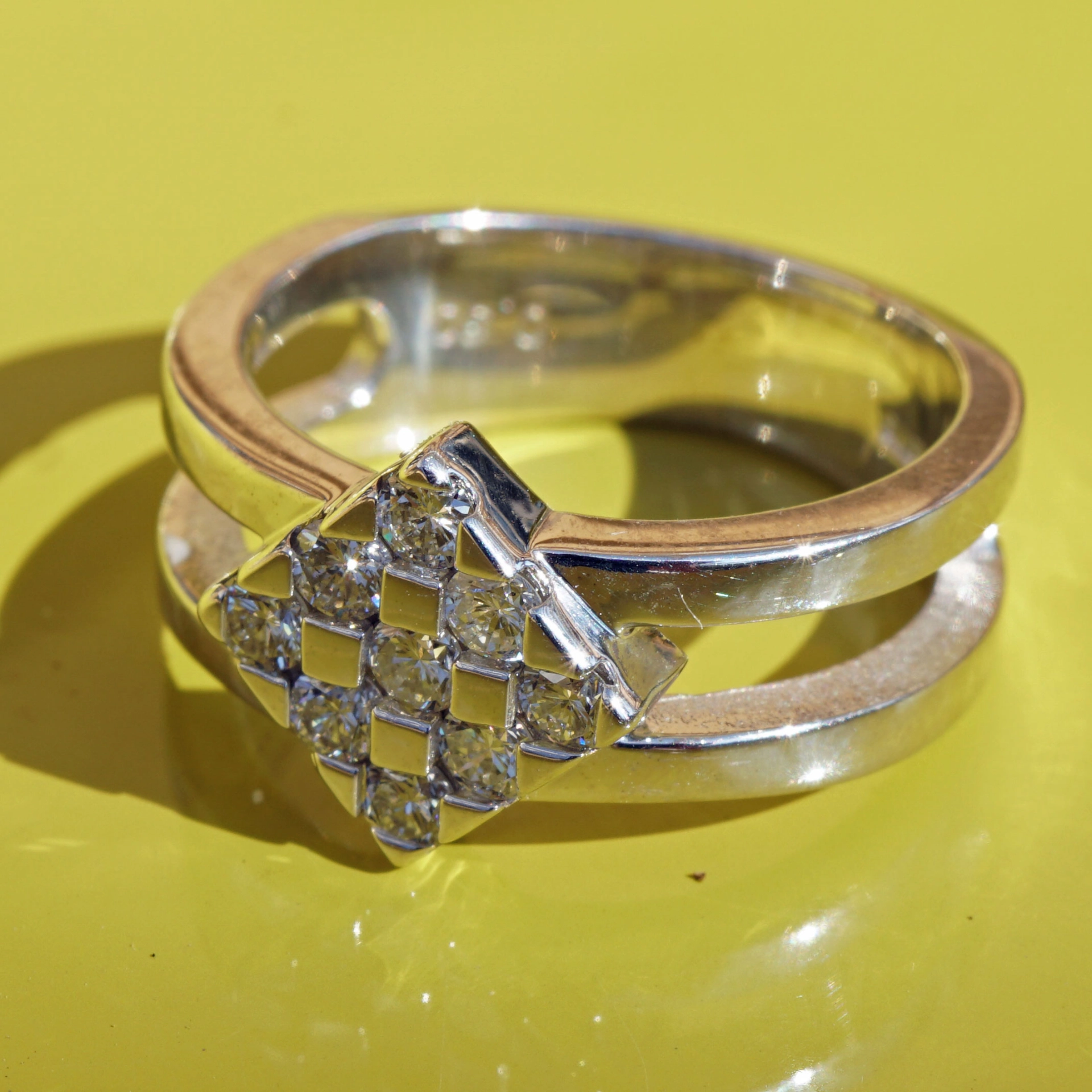 Rhombos Diamond Ring 18 kt White Gold 0.50 ct TW VVS-VS